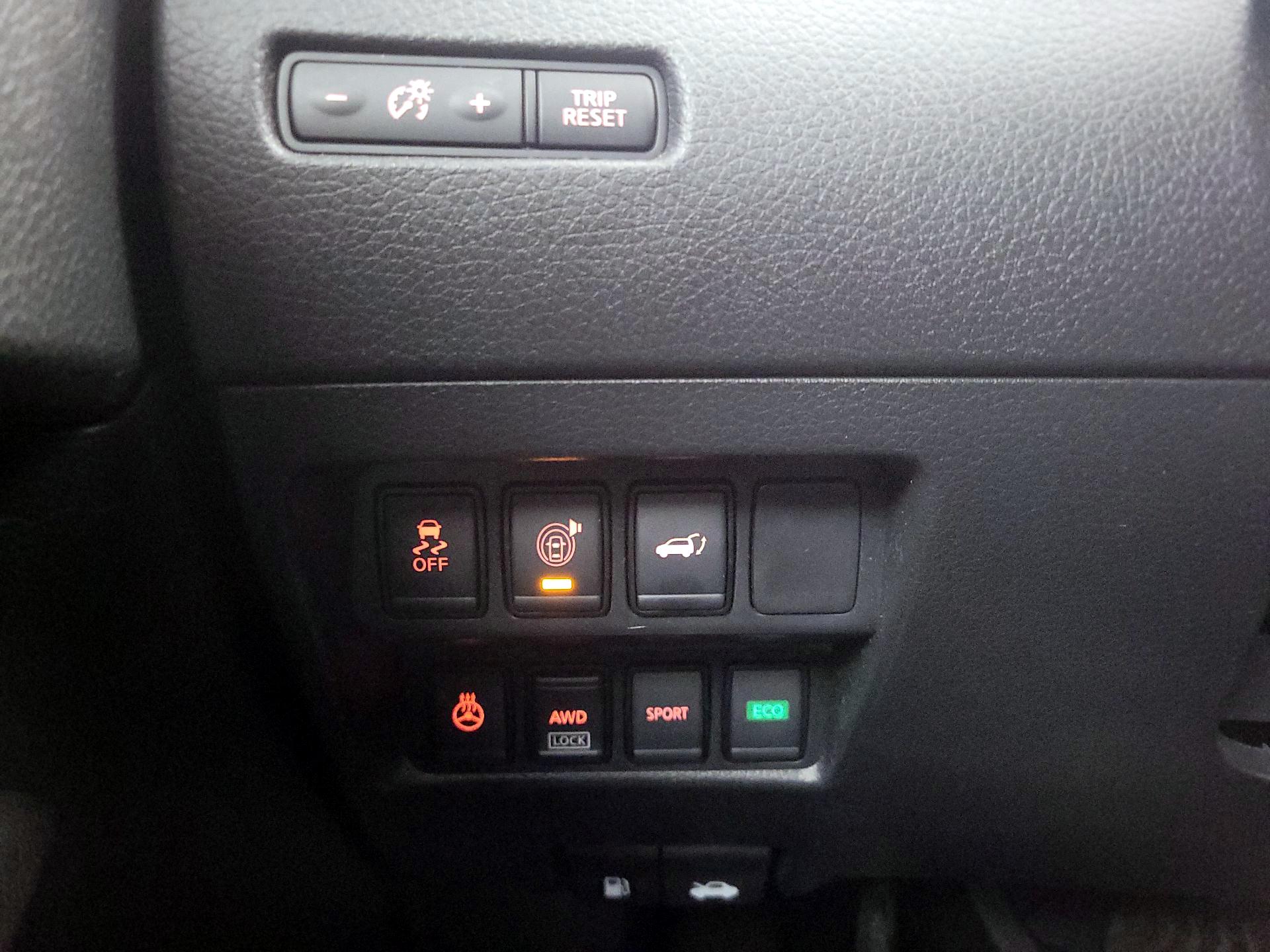 Thumbnail: 2017 Nissan Rogue - 13