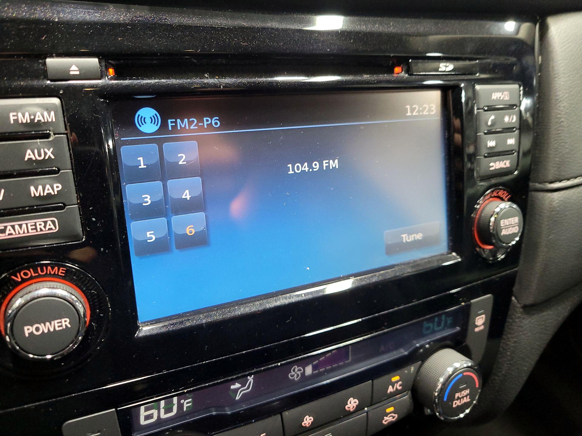 Thumbnail: 2017 Nissan Rogue - 16