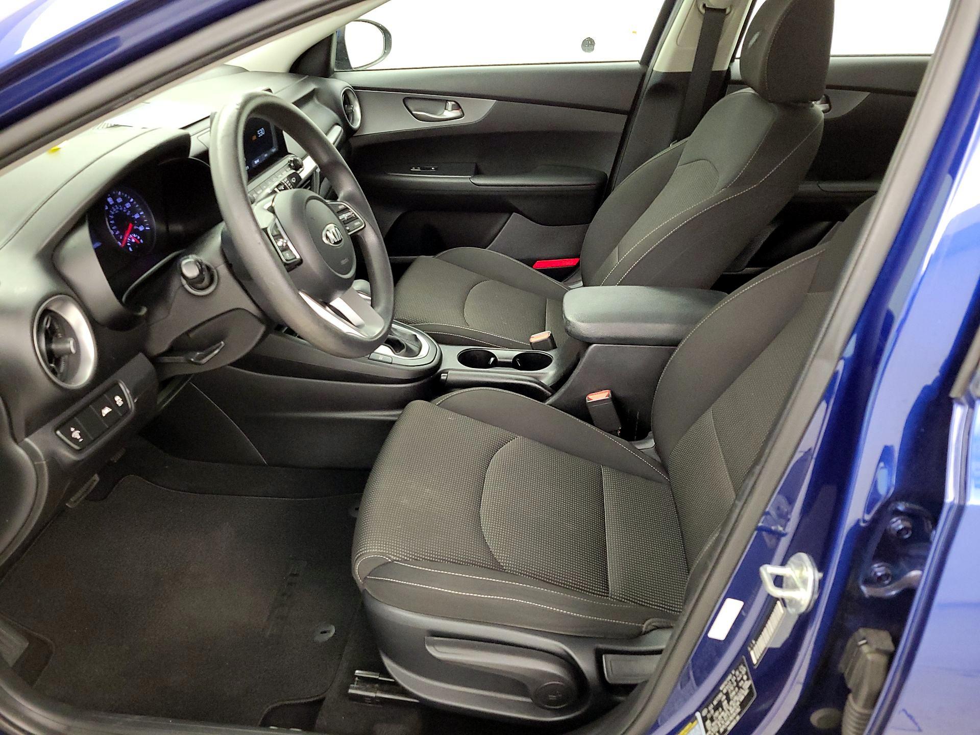 Thumbnail: 2019 Kia Forte - 11