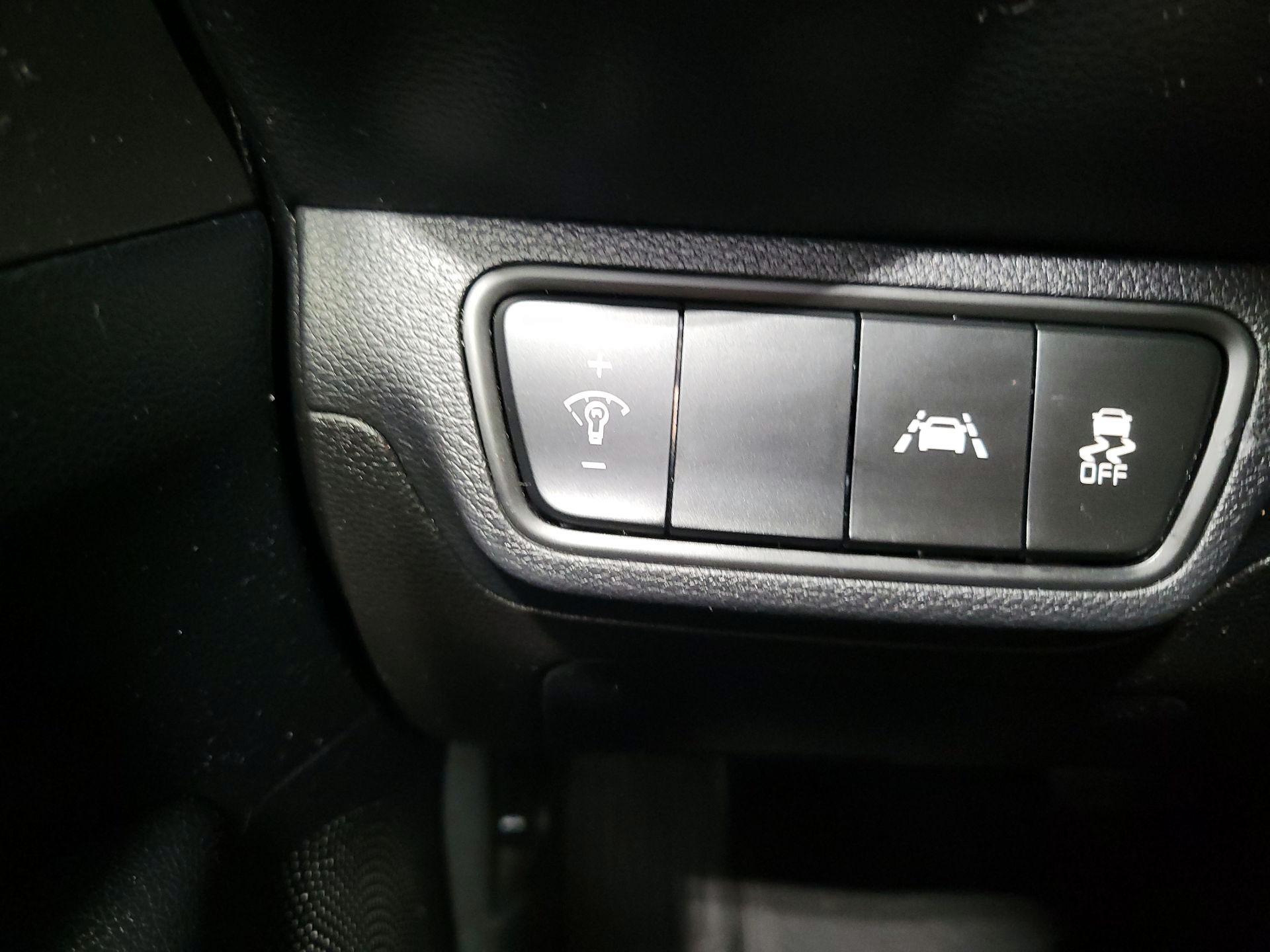 Thumbnail: 2019 Kia Forte - 13