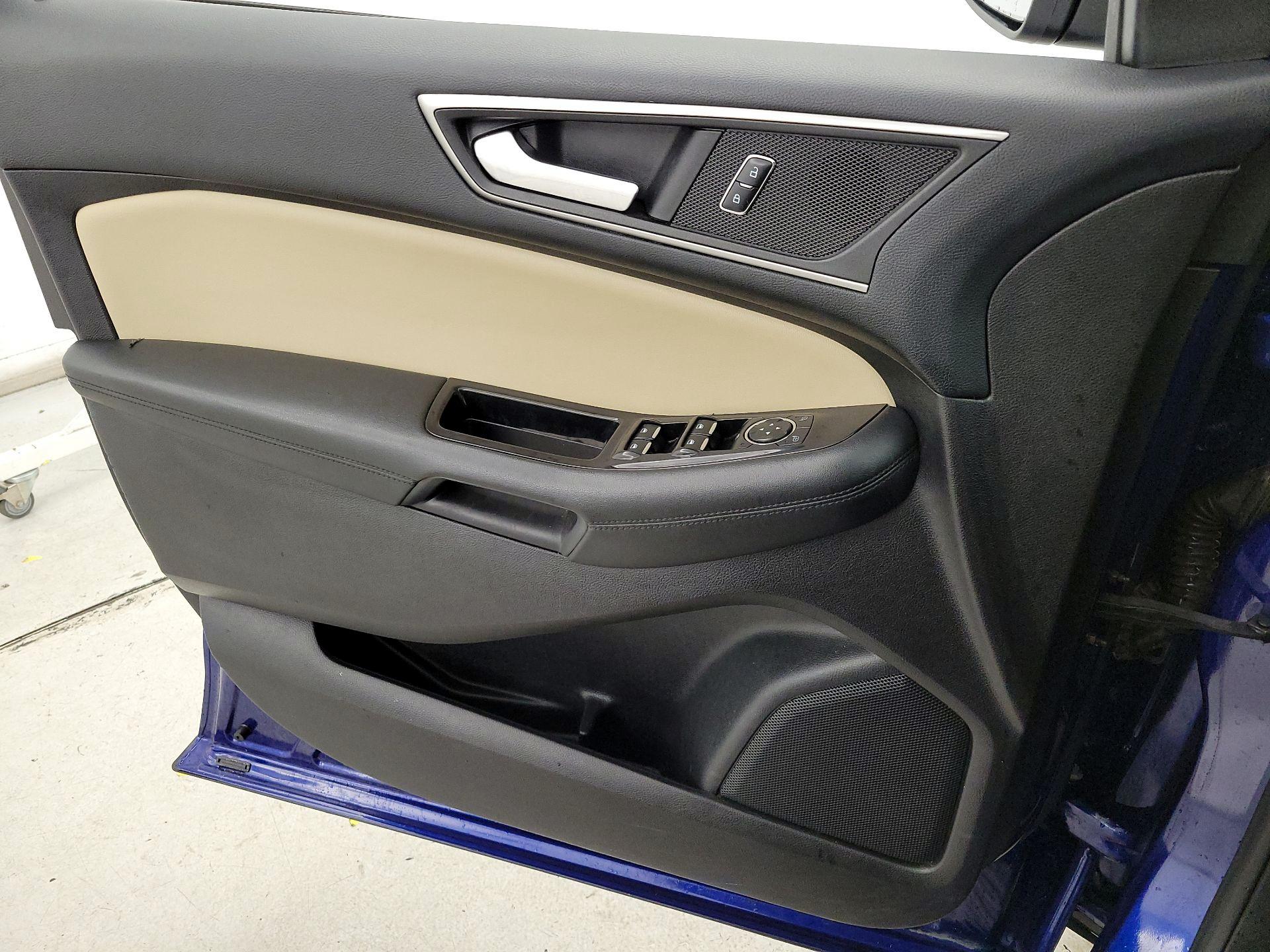 Thumbnail: 2015 Ford Edge - 12