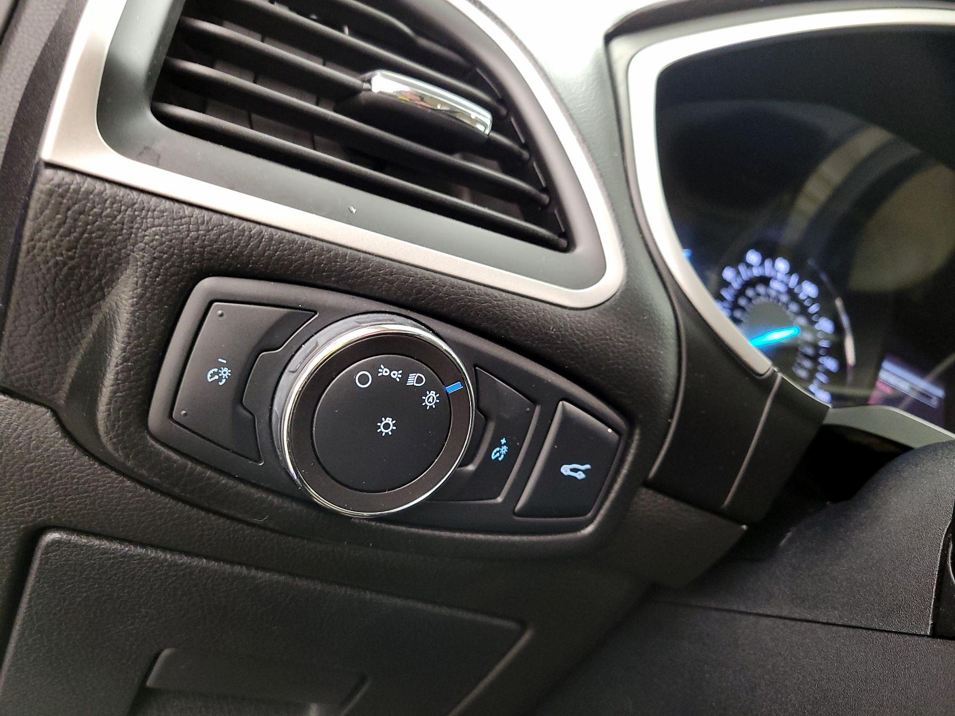 Thumbnail: 2015 Ford Edge - 13