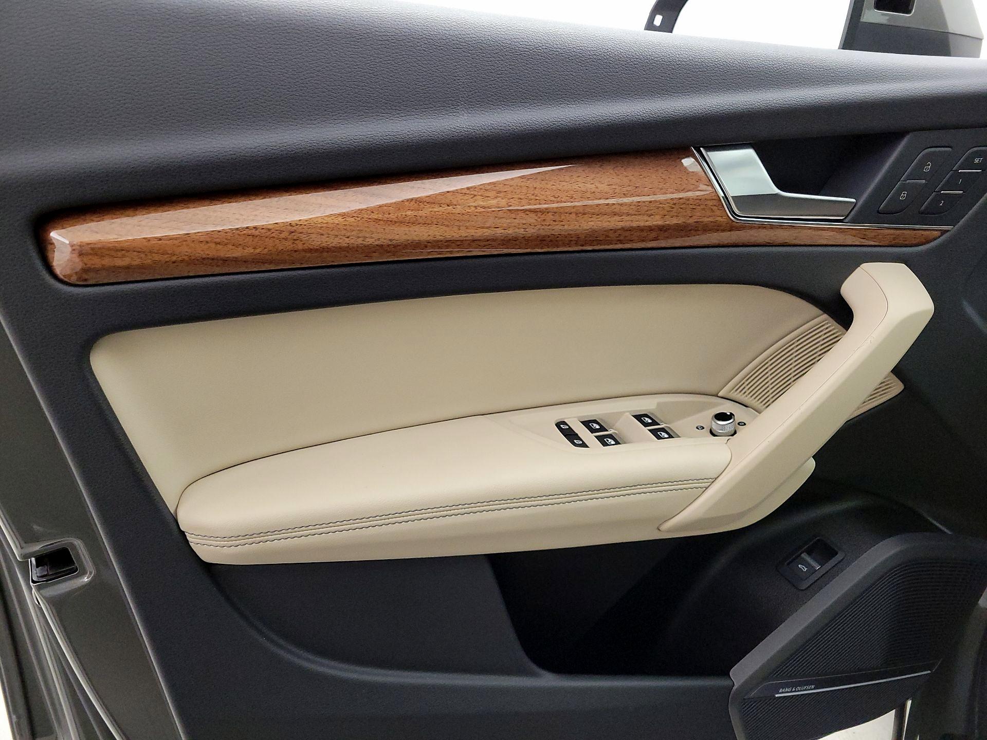 Thumbnail: 2023 Audi Q5 - 12