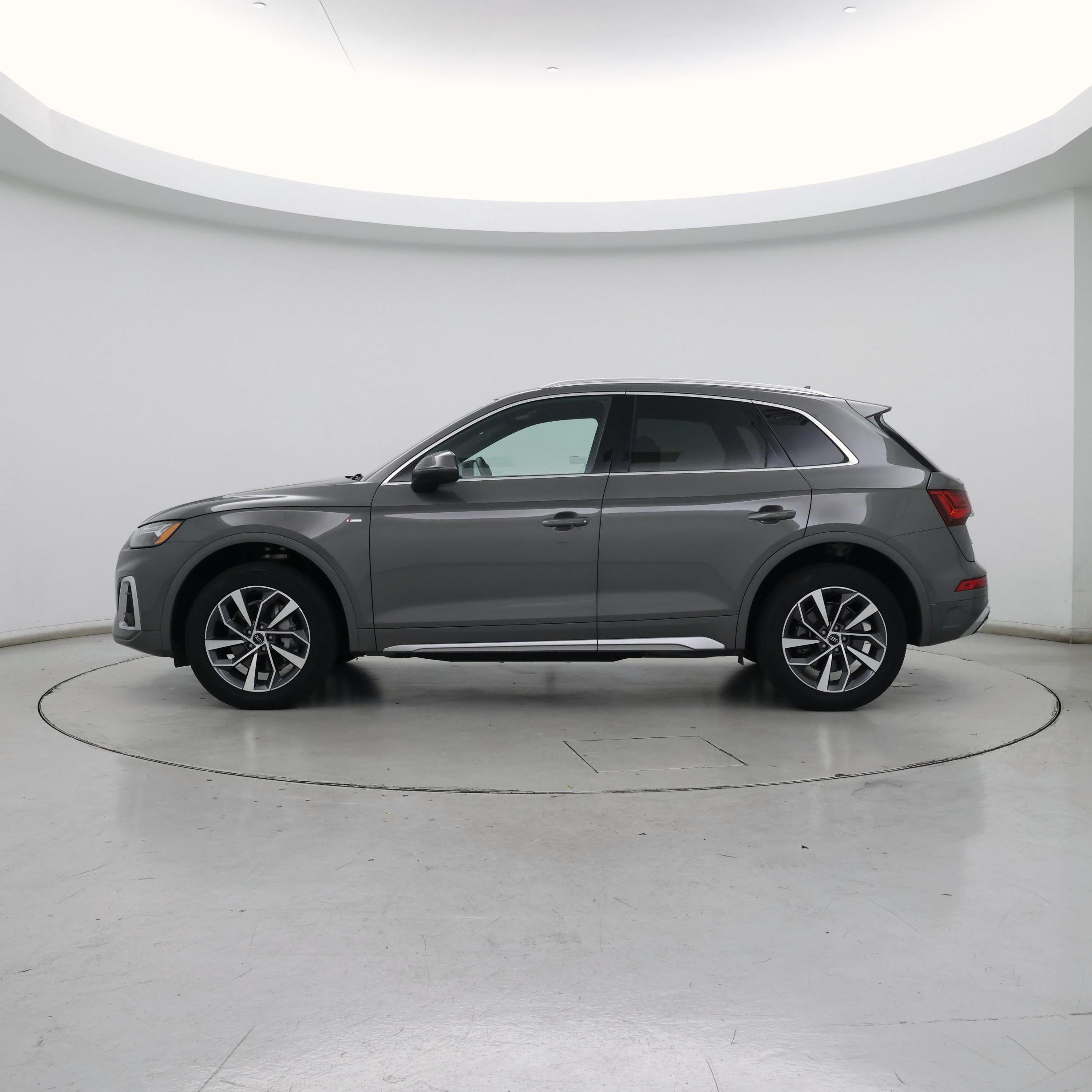 Thumbnail: 2023 Audi Q5 - 3