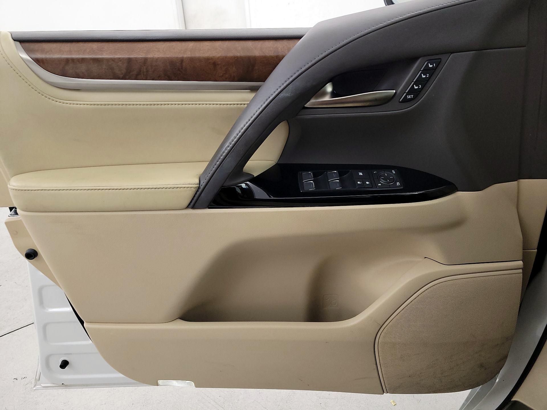 Thumbnail: 2016 Lexus LX - 12