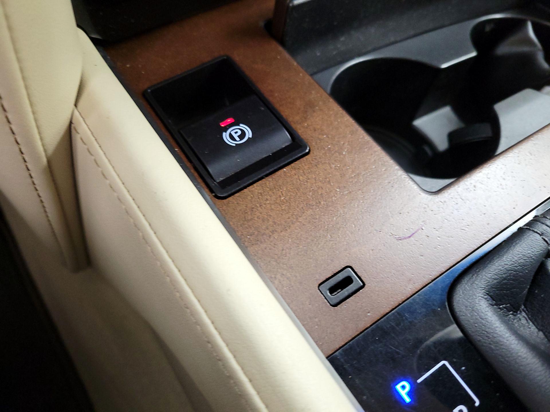 Thumbnail: 2016 Lexus LX - 19