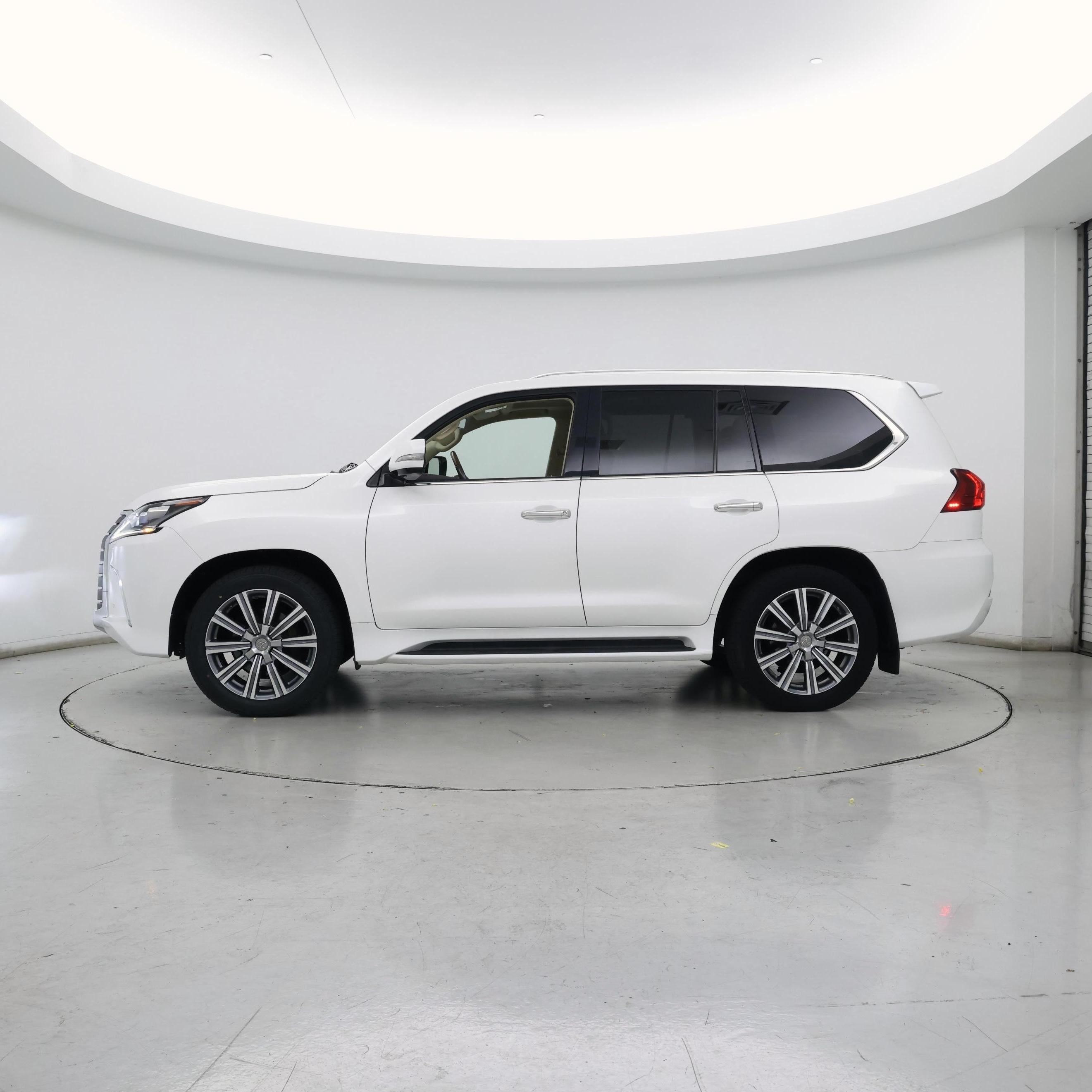 Thumbnail: 2016 Lexus LX - 3