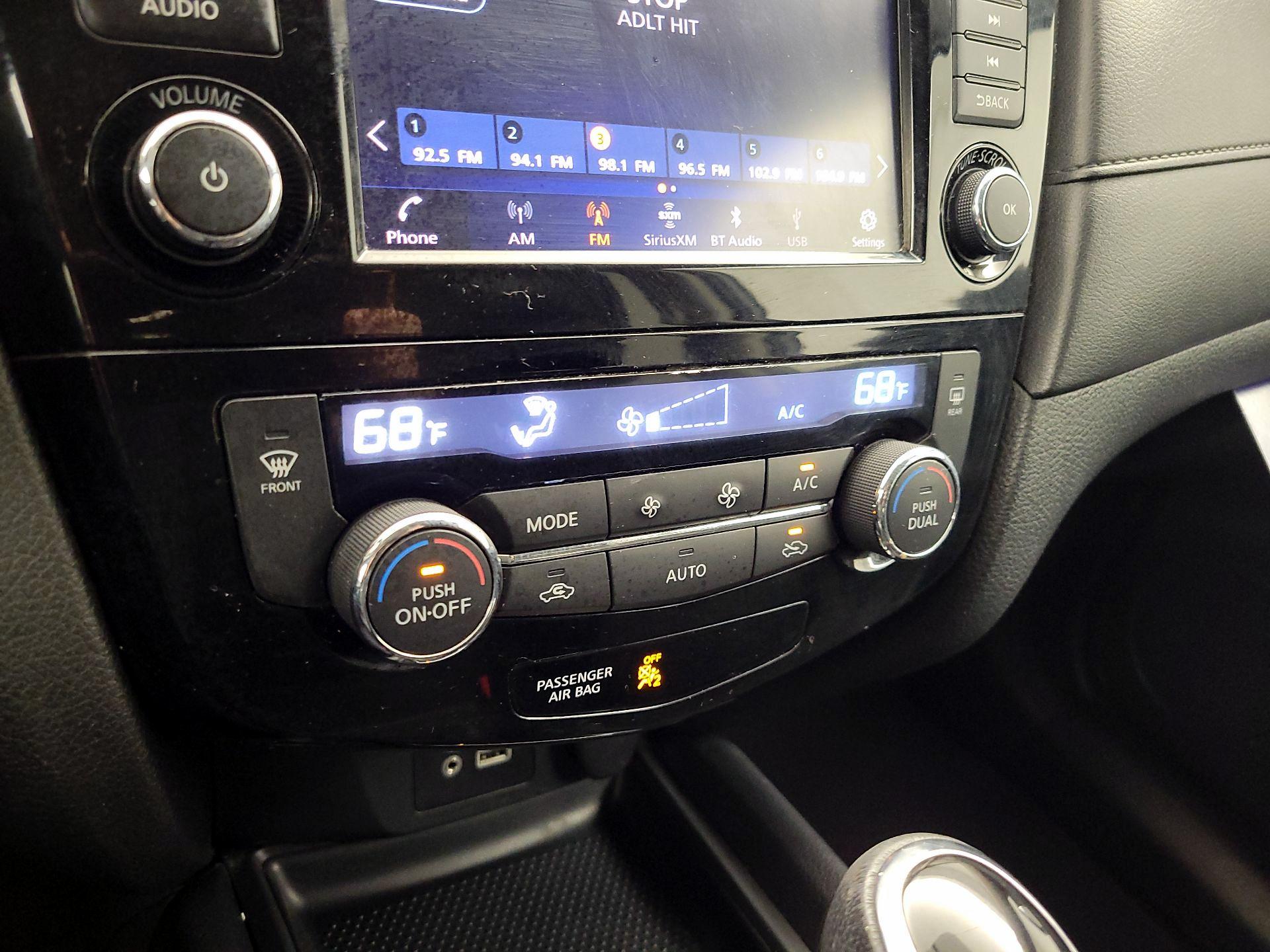 Thumbnail: 2018 Nissan Rogue - 16