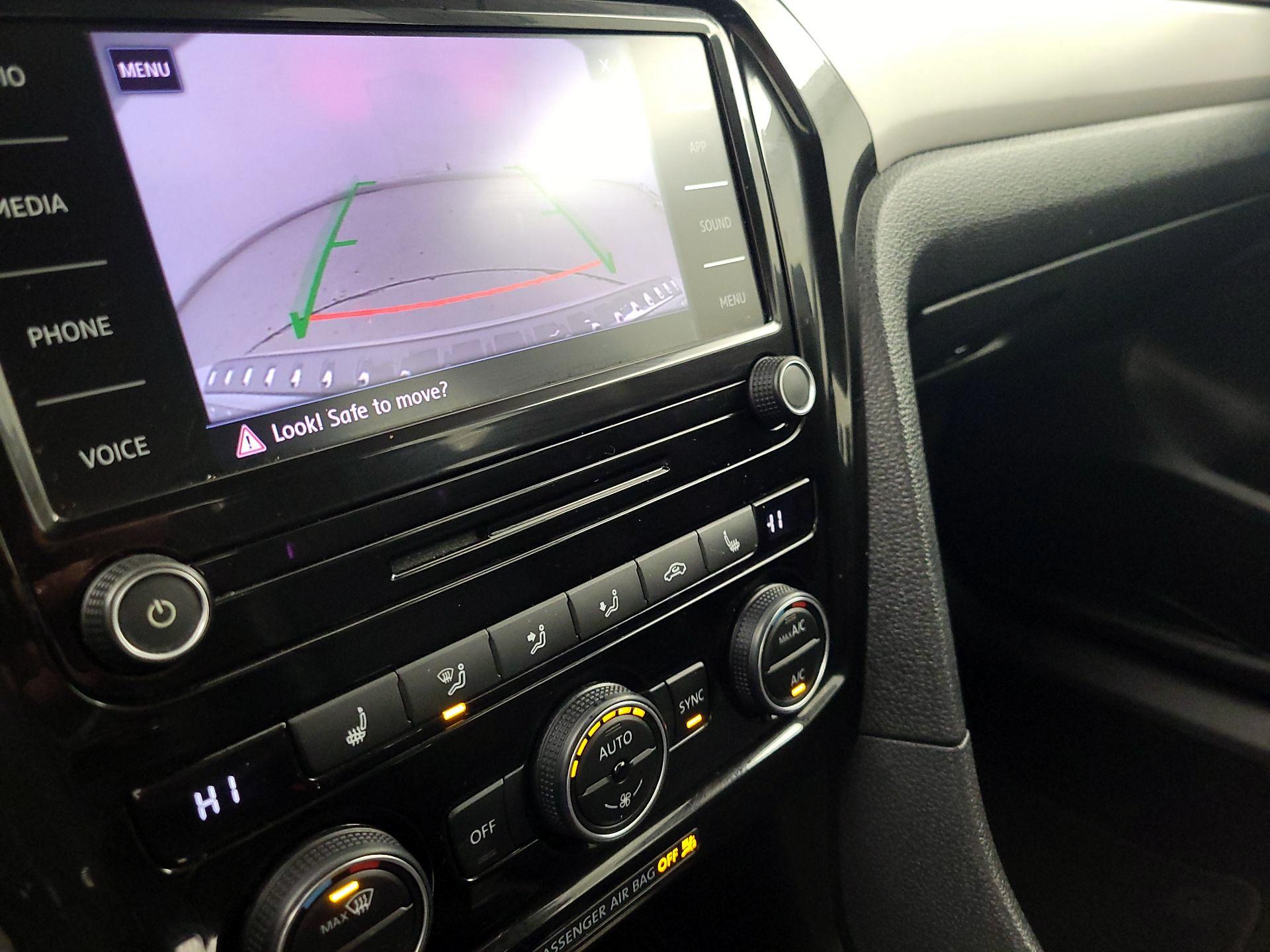 Thumbnail: 2022 Volkswagen Passat - 13