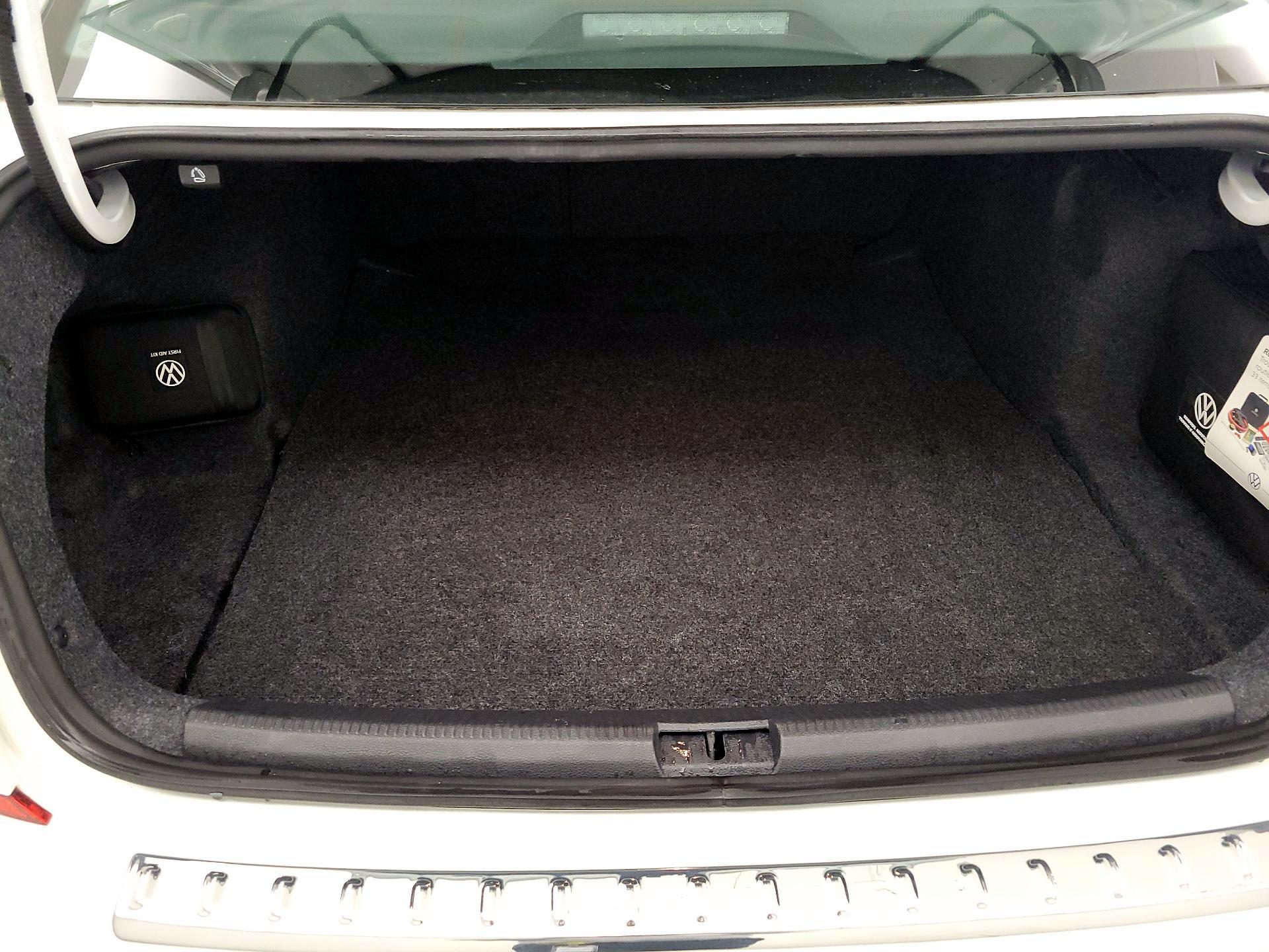 Thumbnail: 2022 Volkswagen Passat - 20