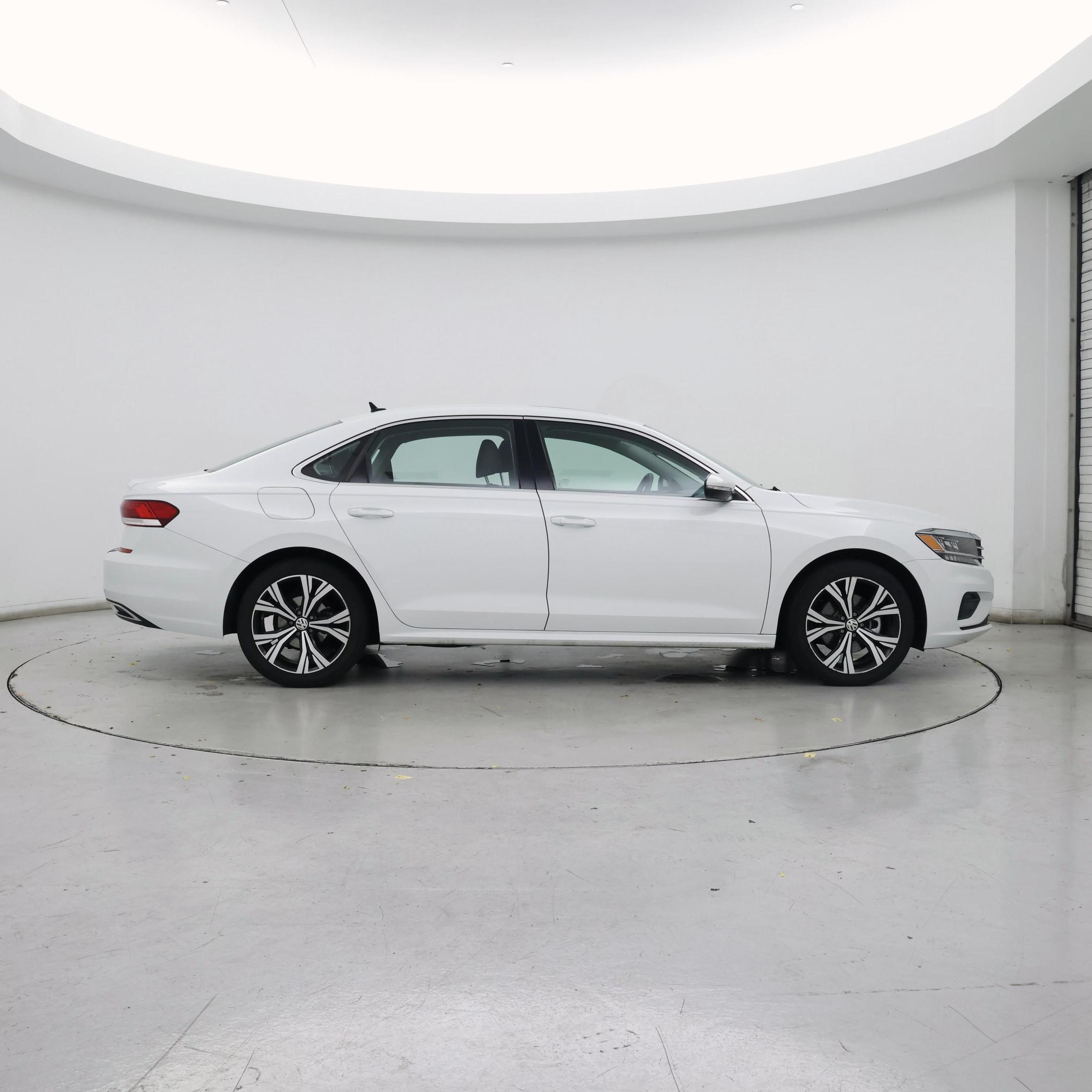 Thumbnail: 2022 Volkswagen Passat - 7