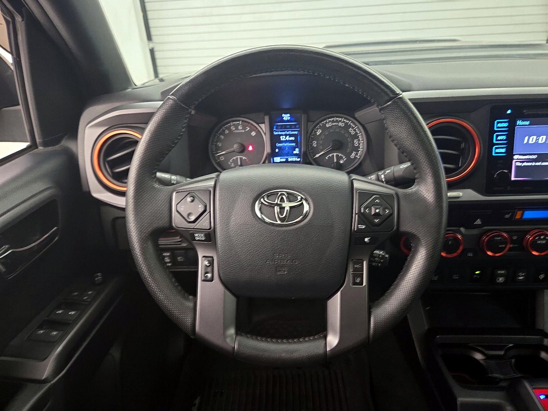 Thumbnail: 2019 Toyota Tacoma - 10