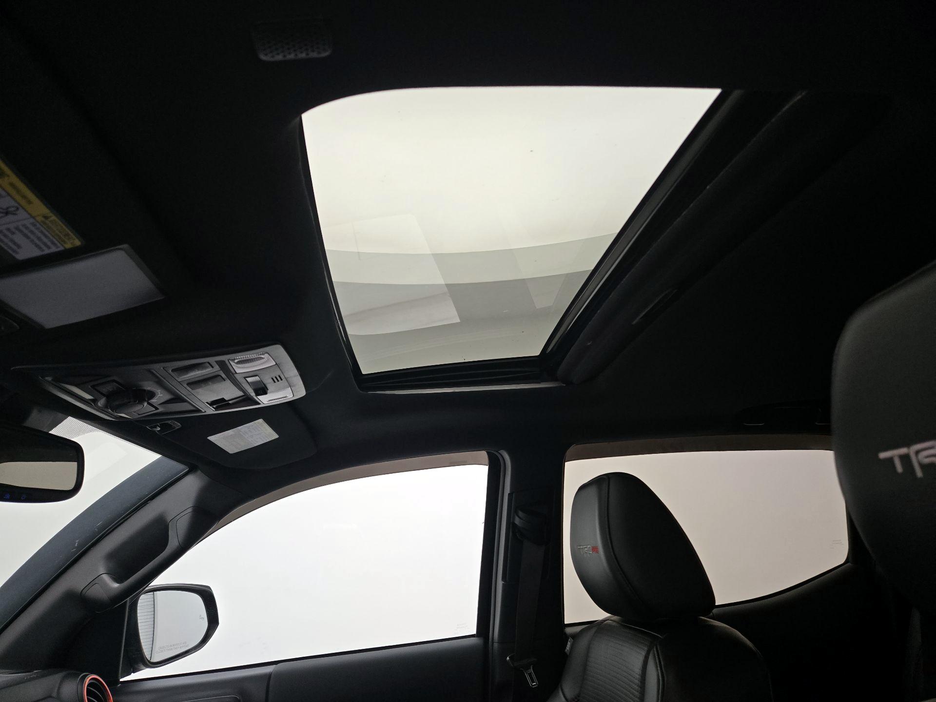 Thumbnail: 2019 Toyota Tacoma - 20