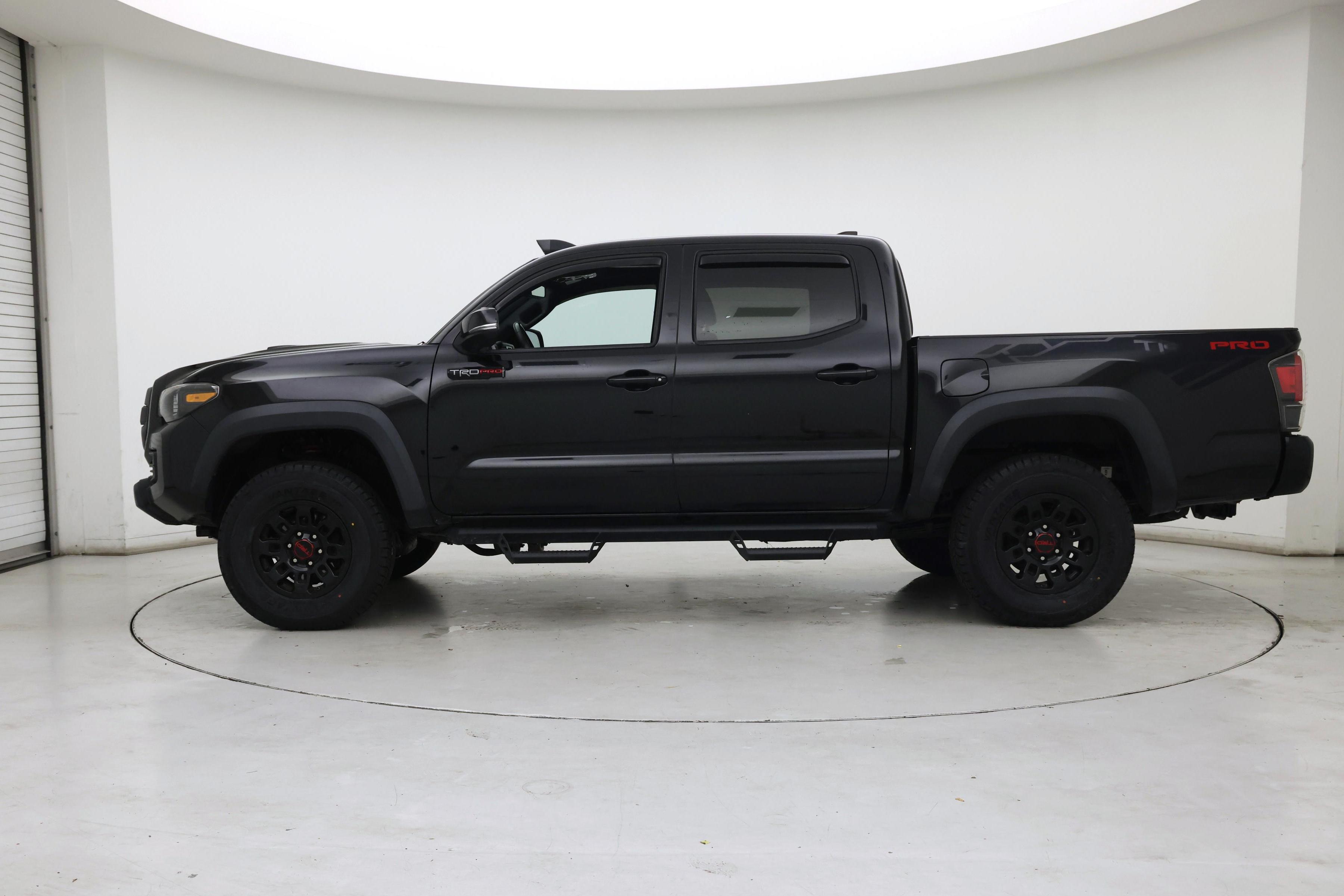 Thumbnail: 2019 Toyota Tacoma - 3