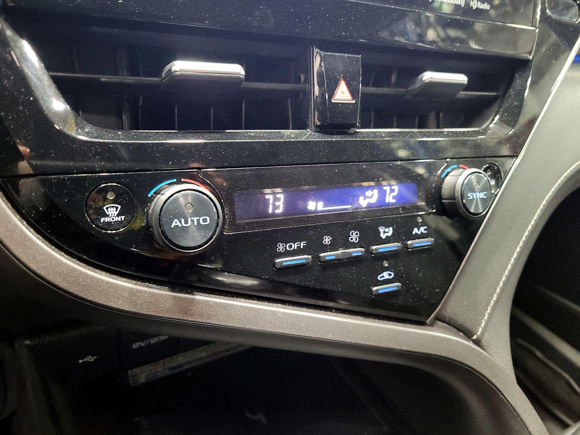 Thumbnail: 2021 Toyota Camry - 16