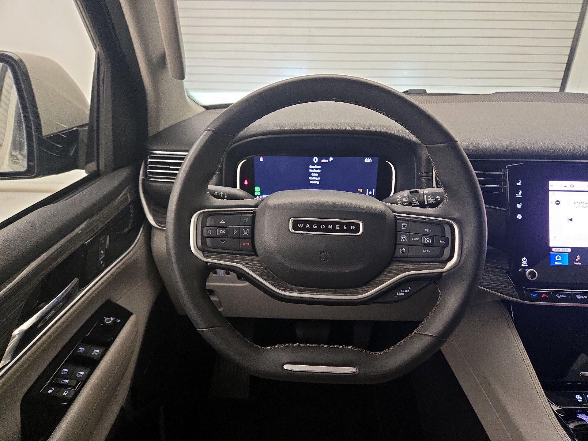 Thumbnail: 2022 Jeep Wagoneer - 10