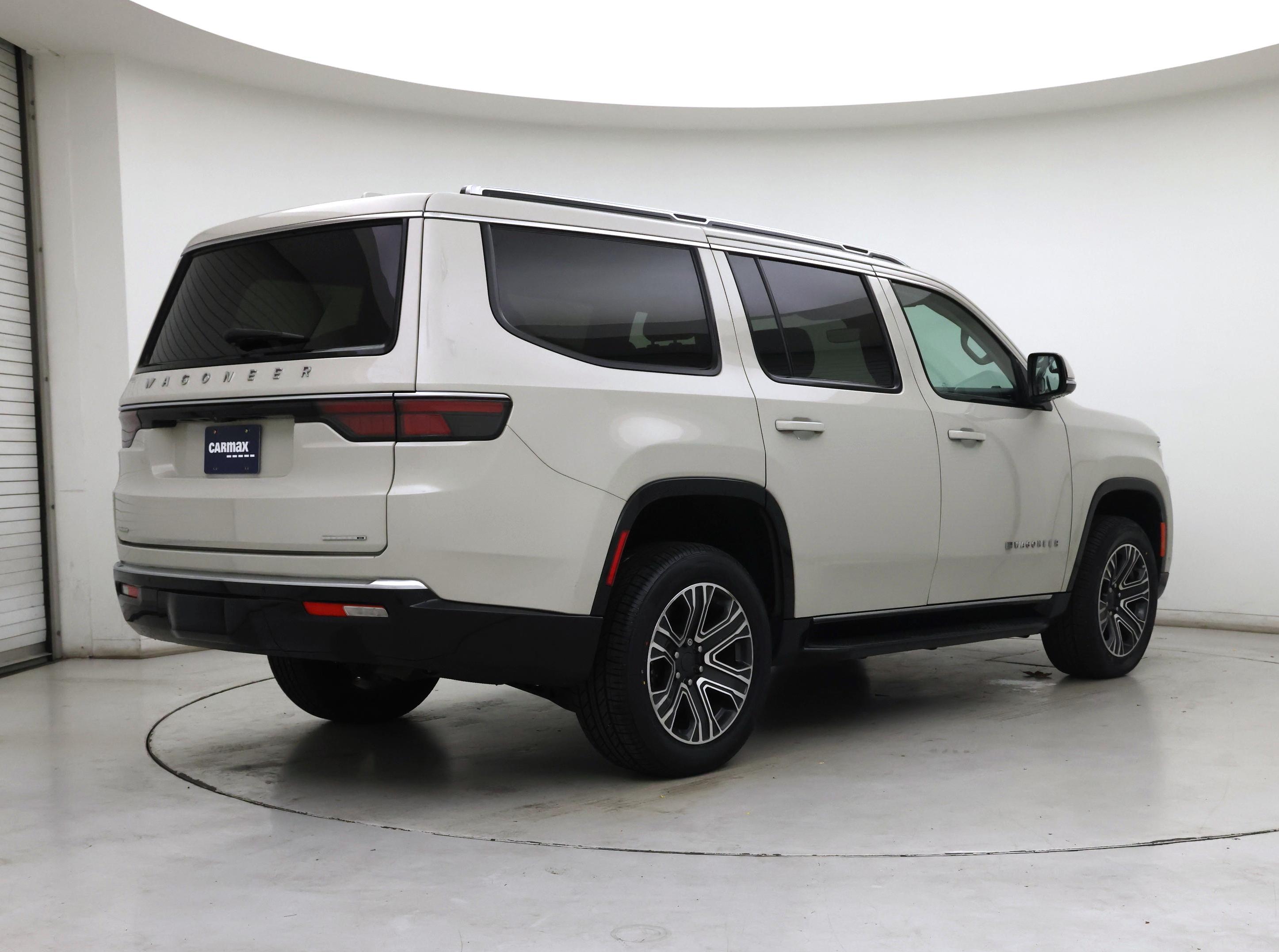 Thumbnail: 2022 Jeep Wagoneer - 8