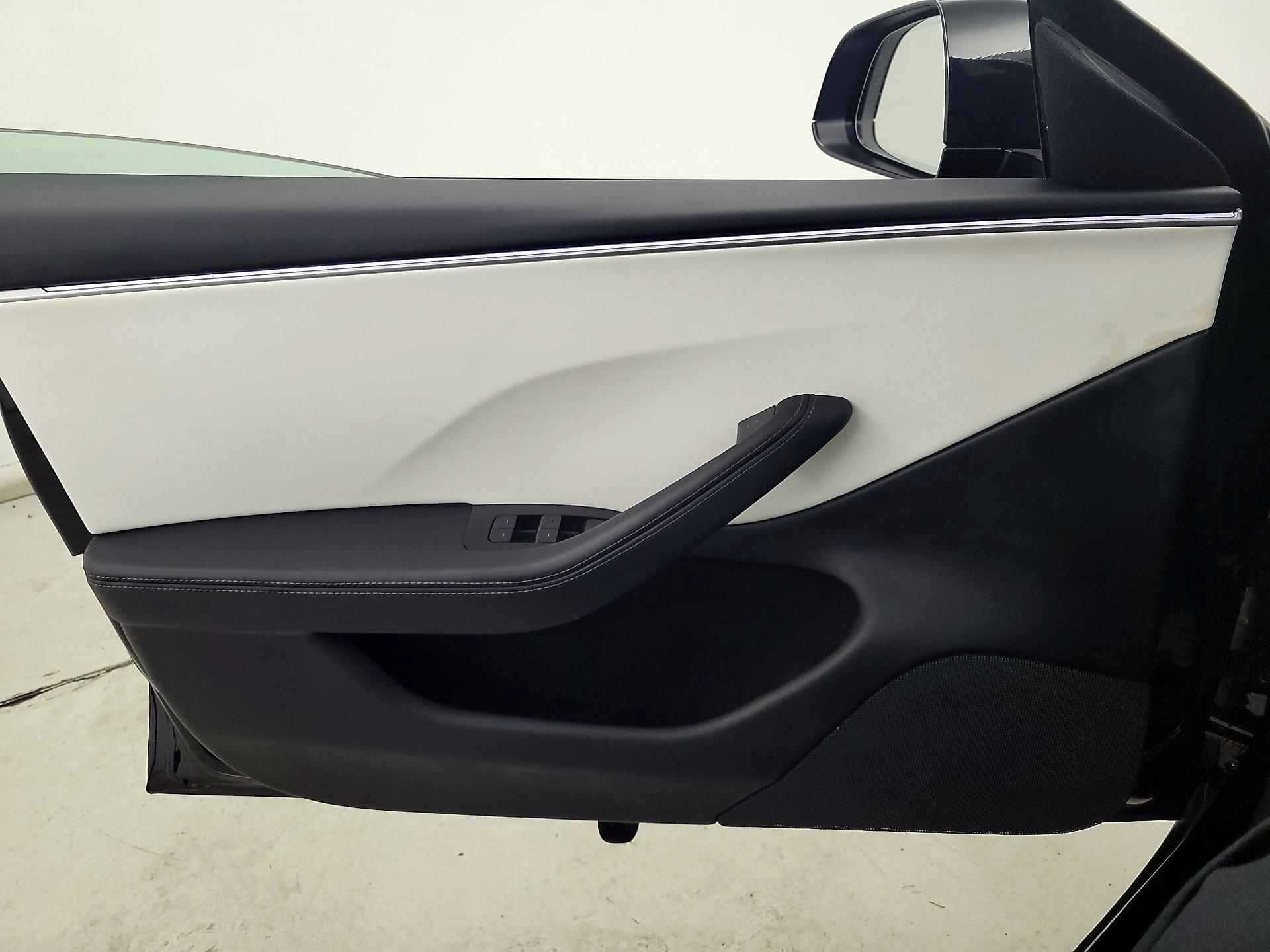 Thumbnail: 2025 Tesla Model 3 - 12