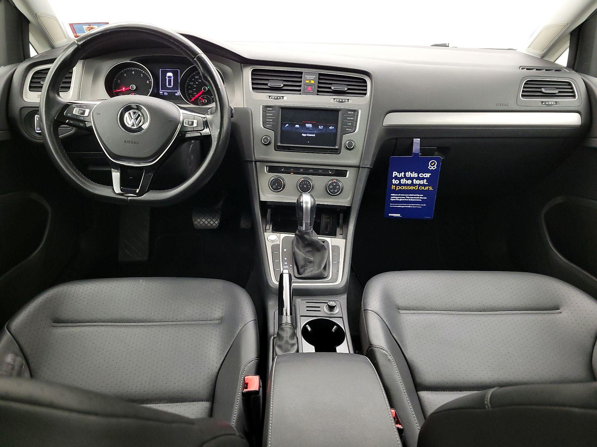 Thumbnail: 2016 Volkswagen Golf - 9