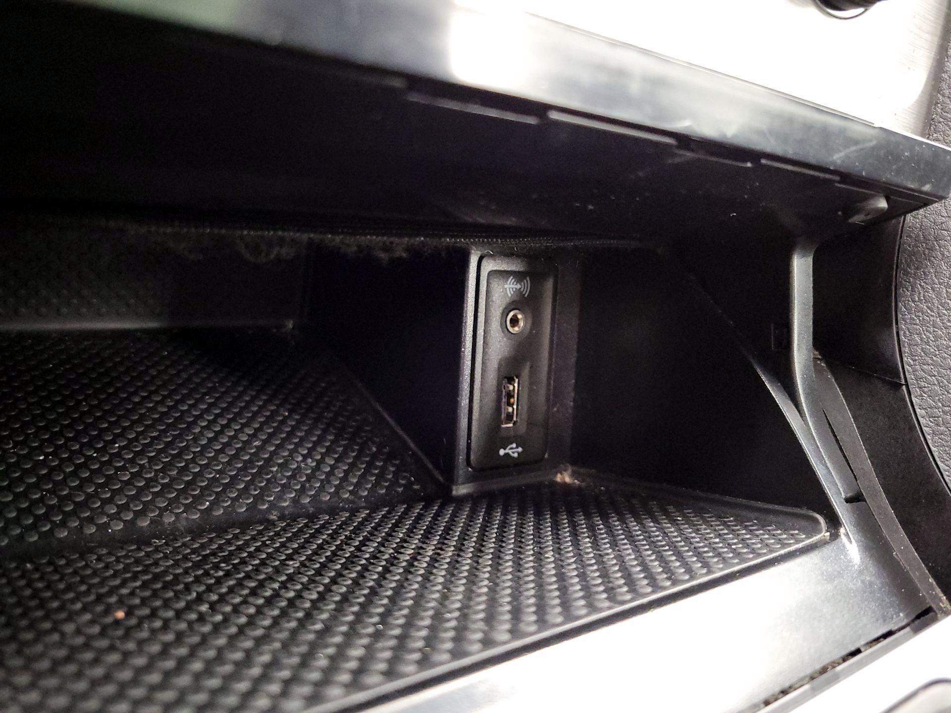 Thumbnail: 2016 Volkswagen Golf - 18