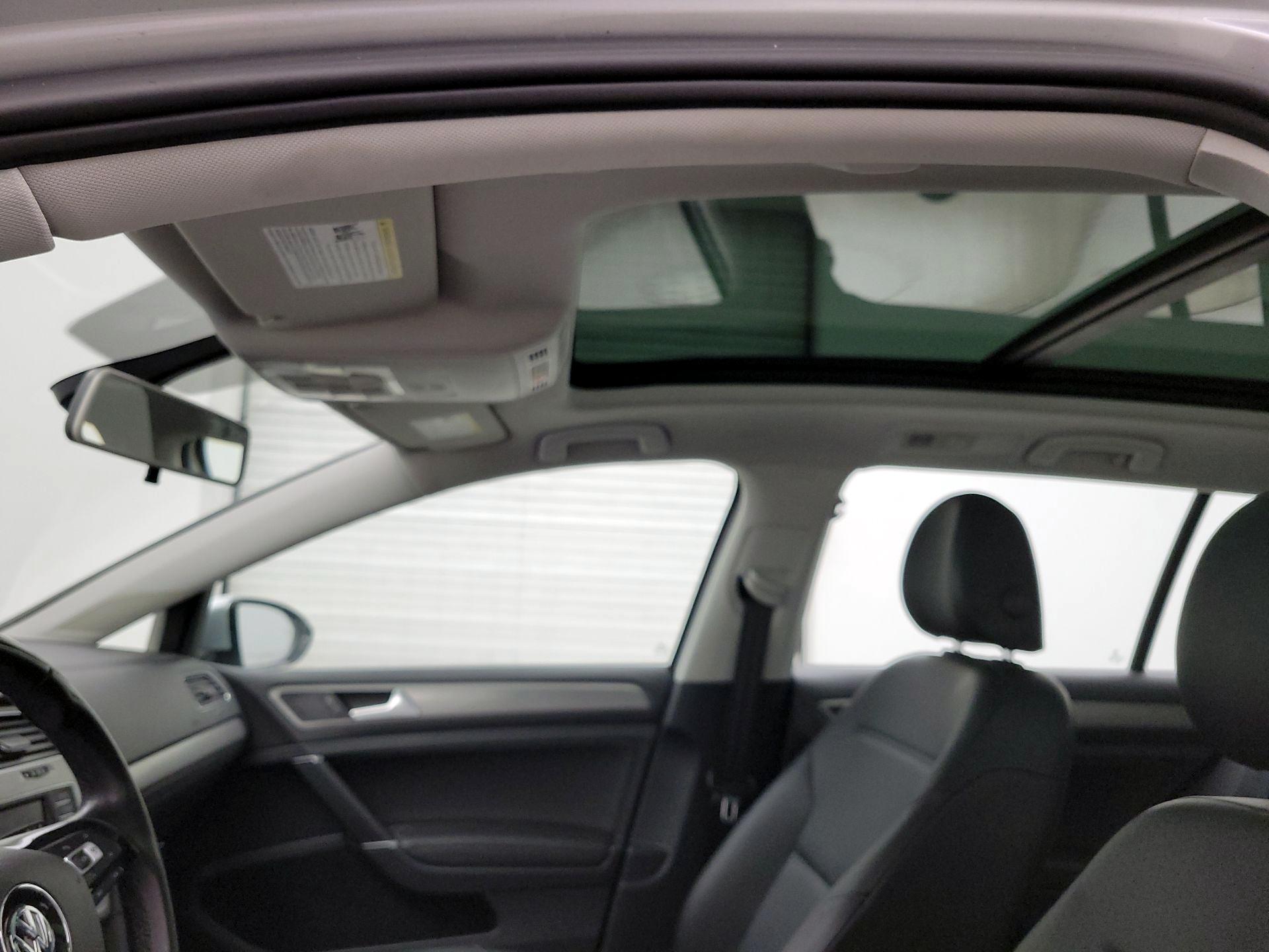 Thumbnail: 2016 Volkswagen Golf - 19