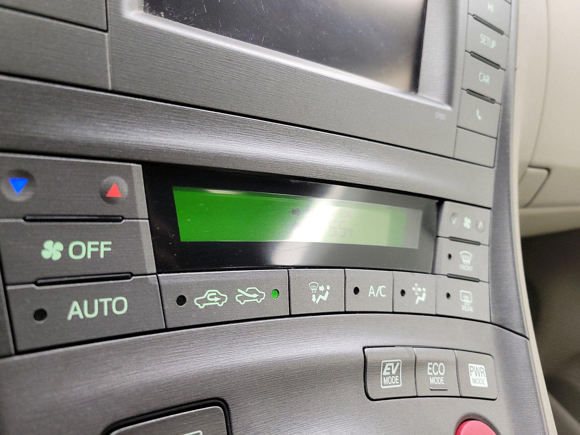 Thumbnail: 2015 Toyota Prius - 16