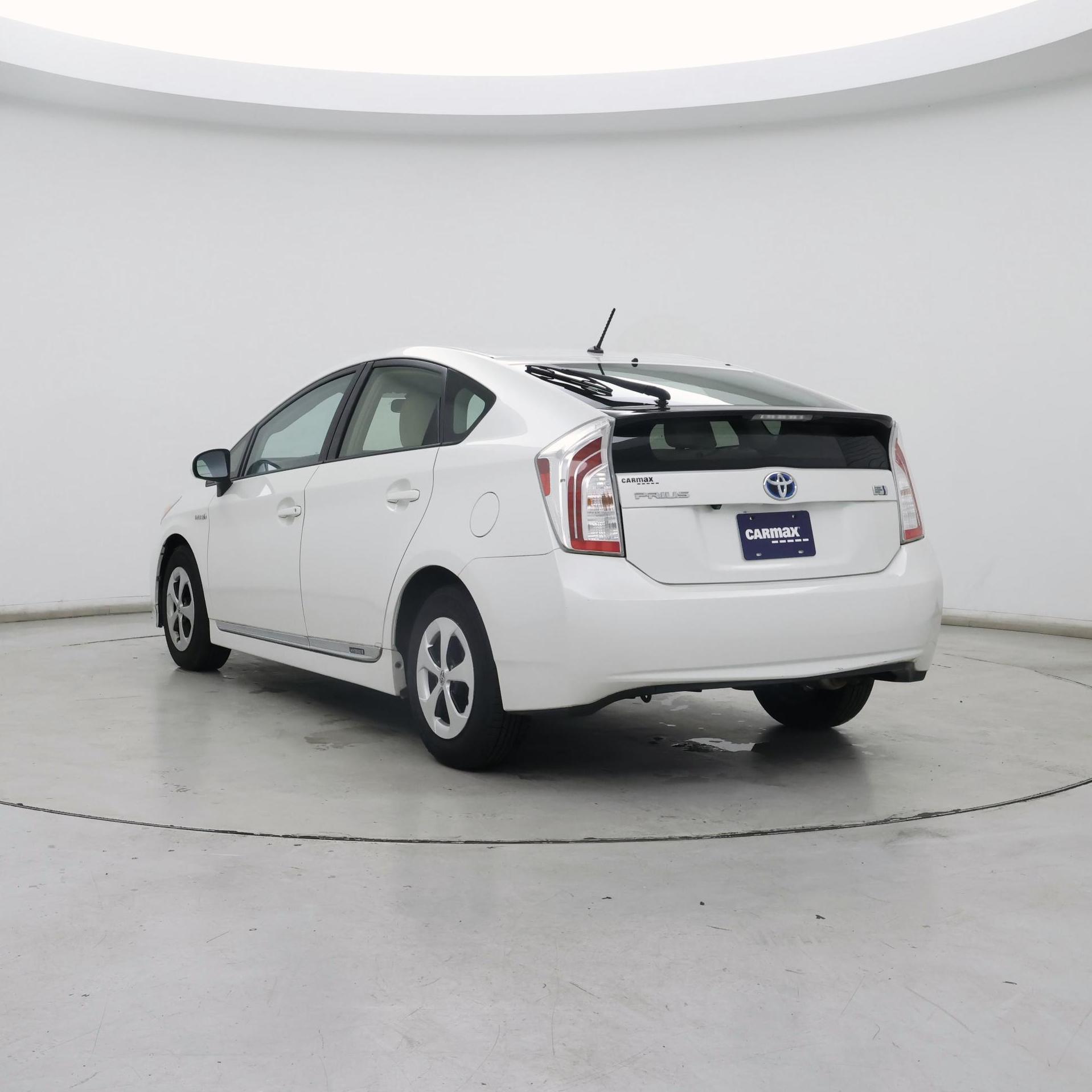 Thumbnail: 2015 Toyota Prius - 2