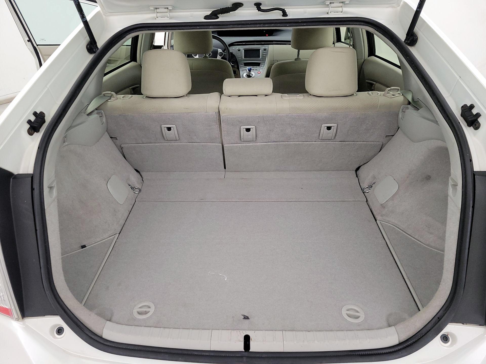 Thumbnail: 2015 Toyota Prius - 19