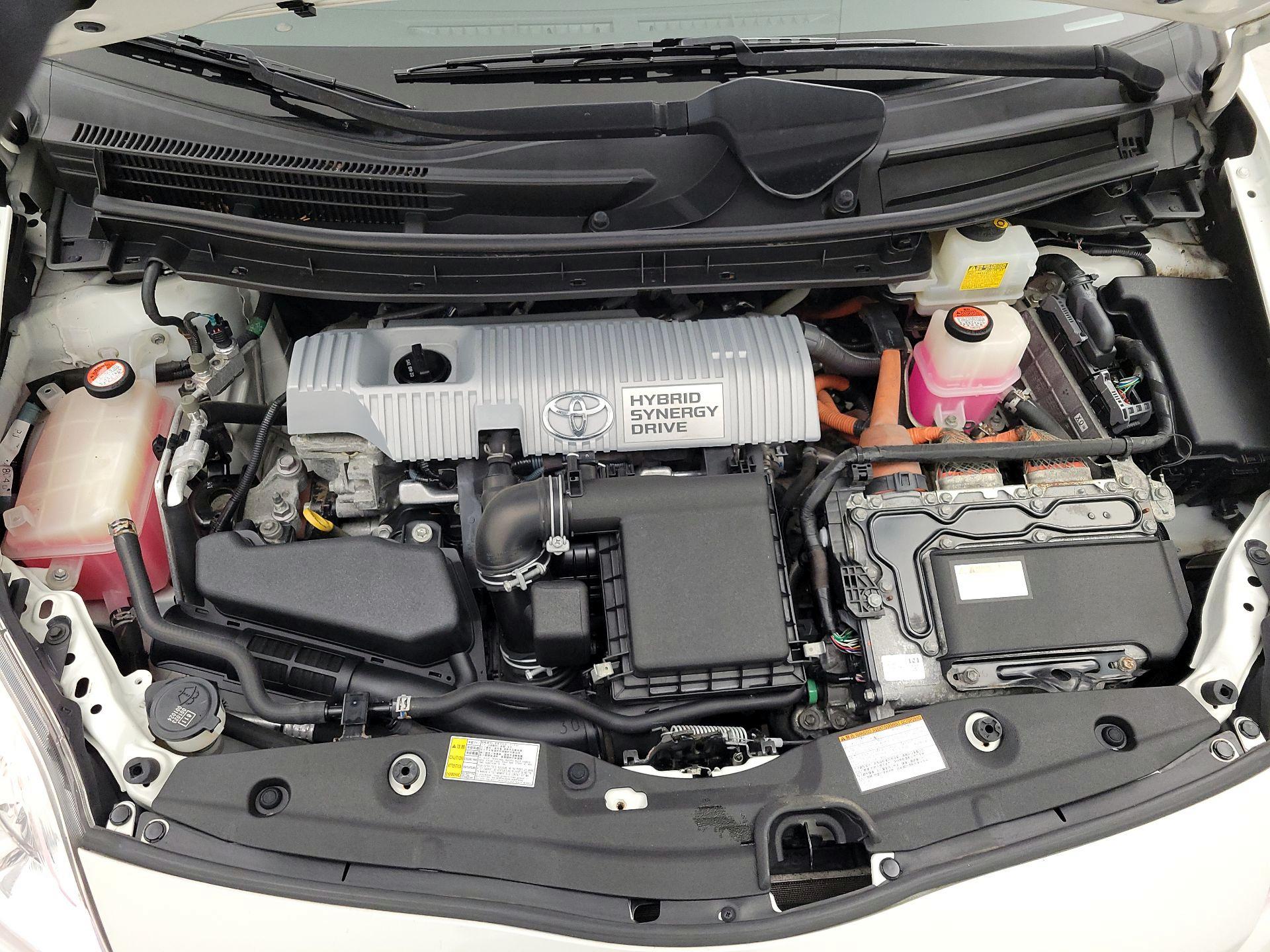 Thumbnail: 2015 Toyota Prius - 20