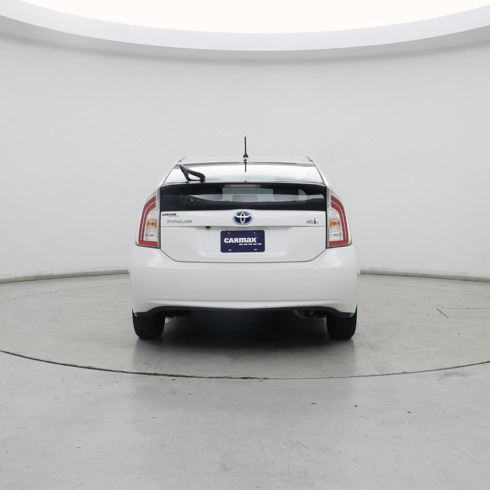 Thumbnail: 2015 Toyota Prius - 6