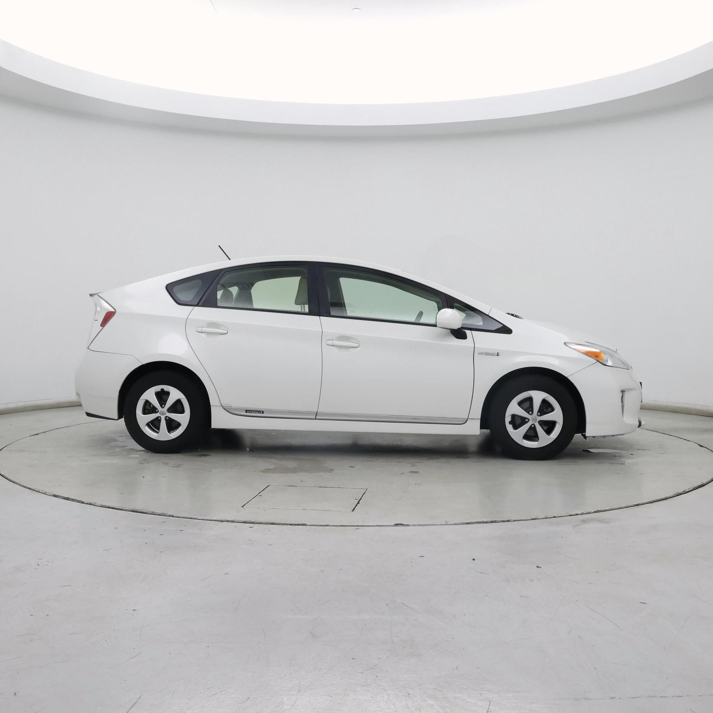 Thumbnail: 2015 Toyota Prius - 7
