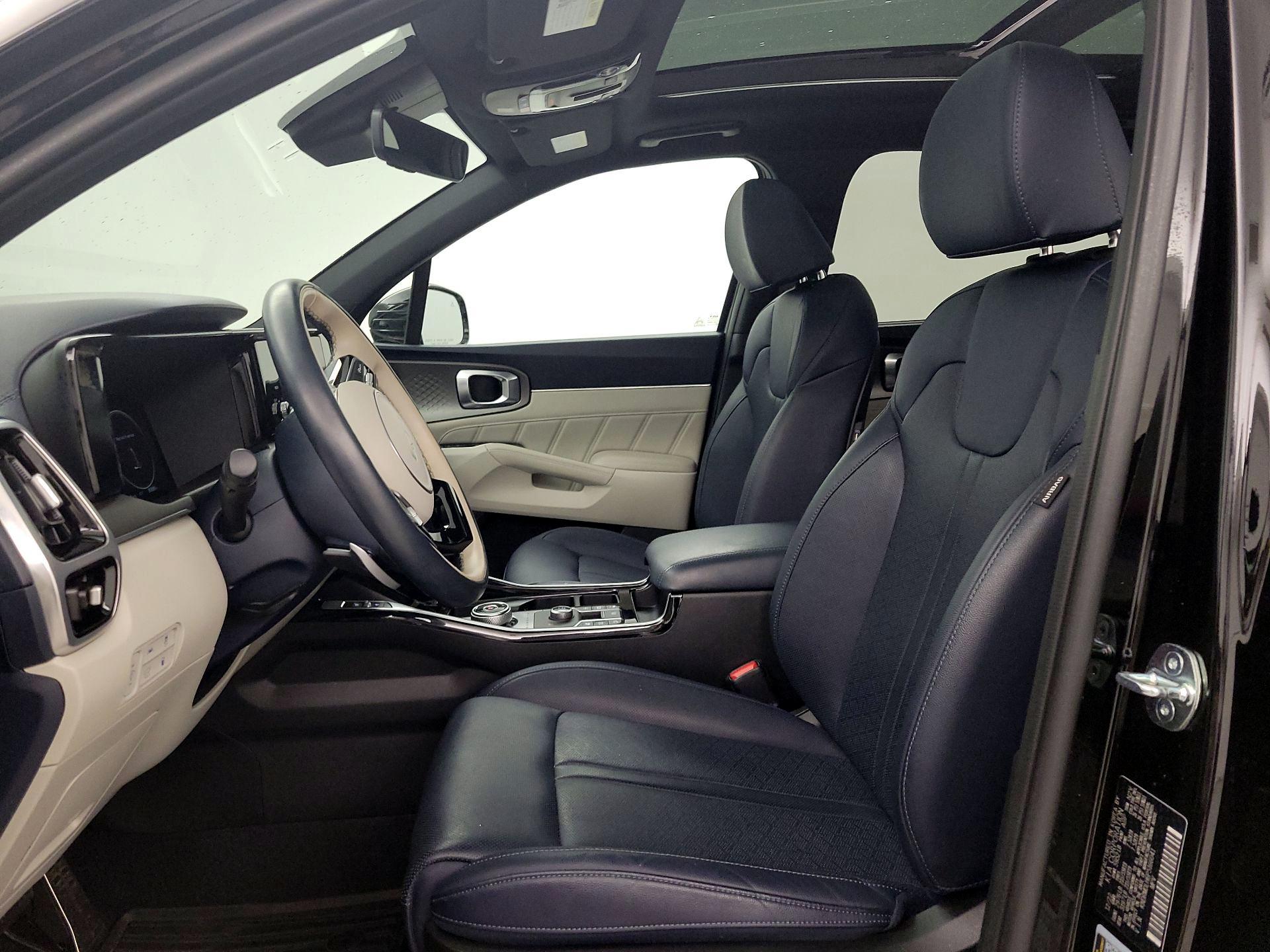 Thumbnail: 2023 Kia Sorento - 11