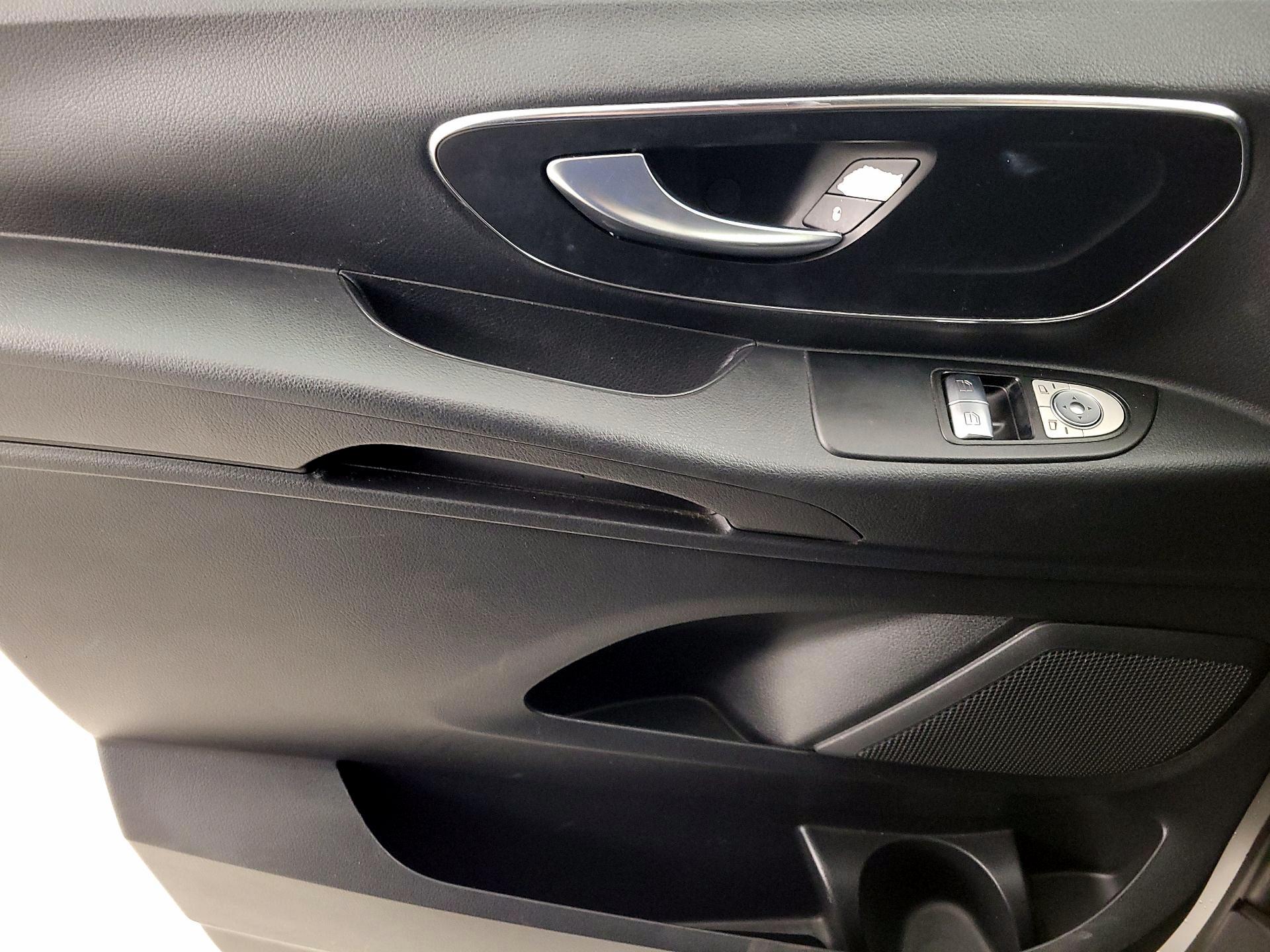 Thumbnail: 2016 Mercedes-Benz Metris - 12