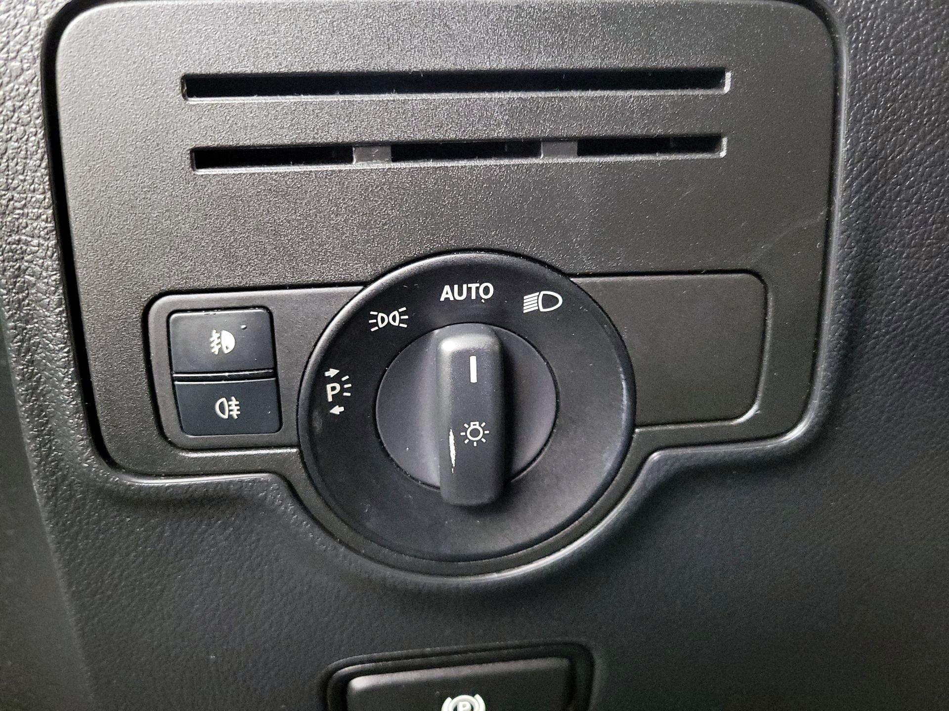 Thumbnail: 2016 Mercedes-Benz Metris - 13