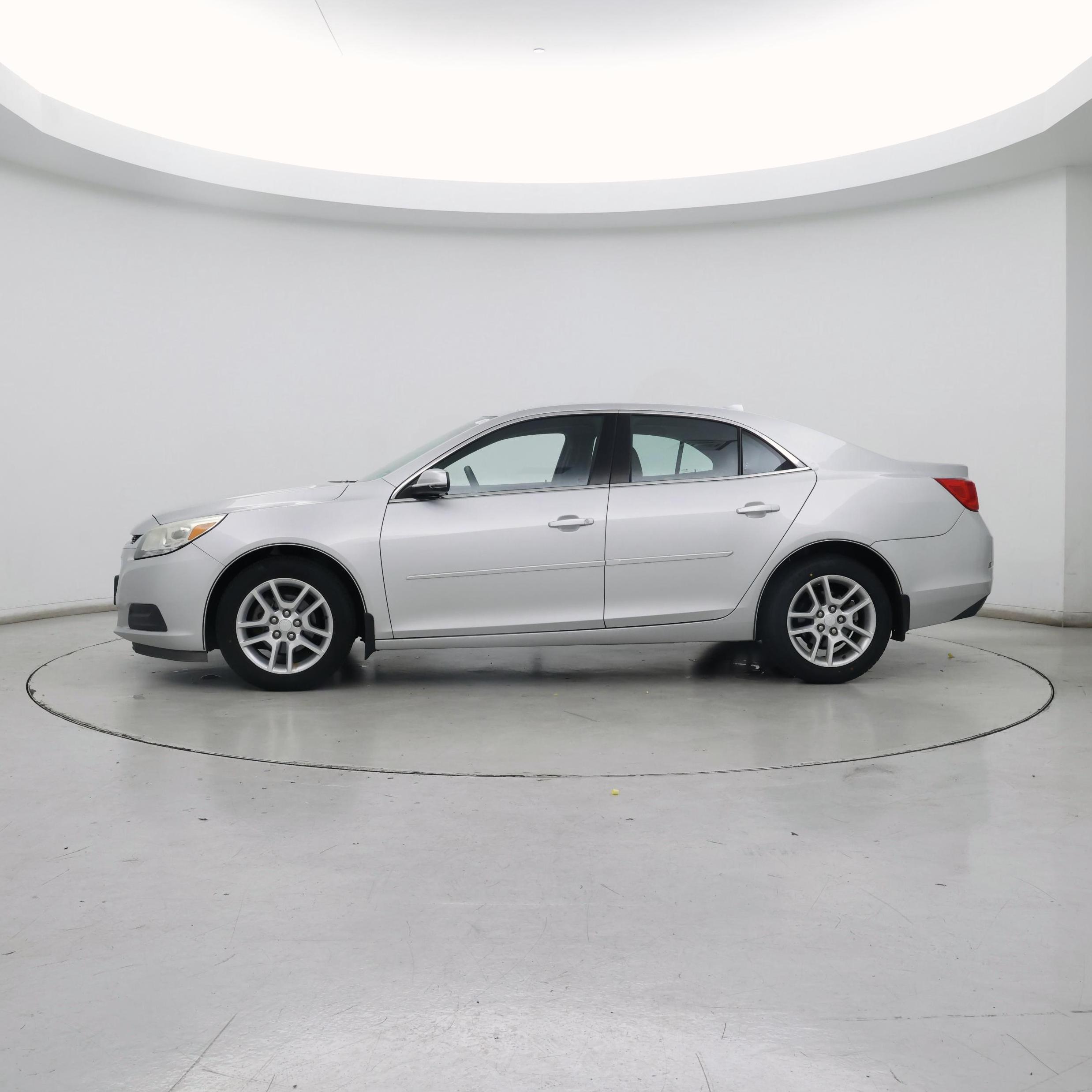 Thumbnail: 2014 Chevrolet Malibu - 3