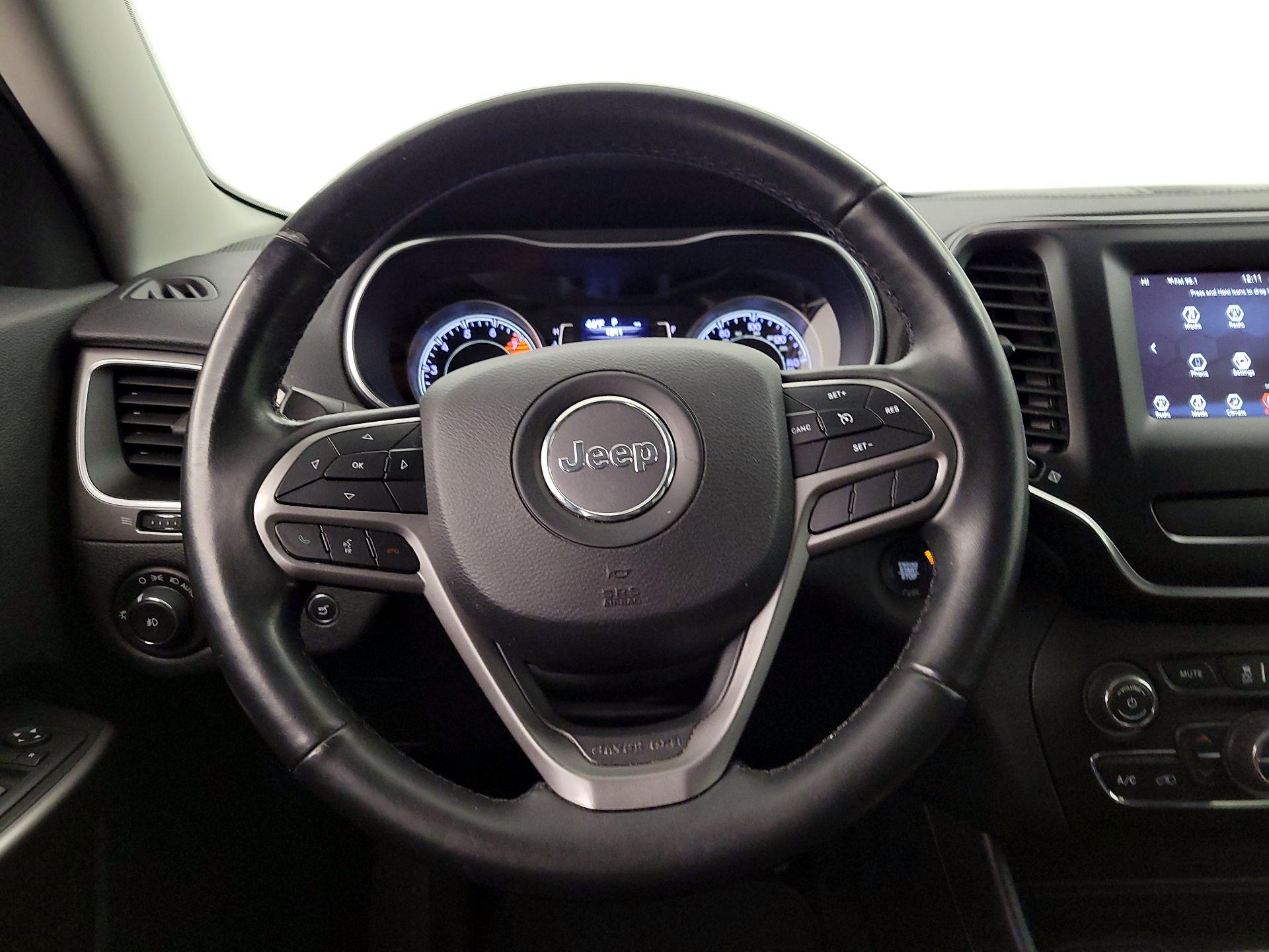 Thumbnail: 2019 Jeep Cherokee - 10