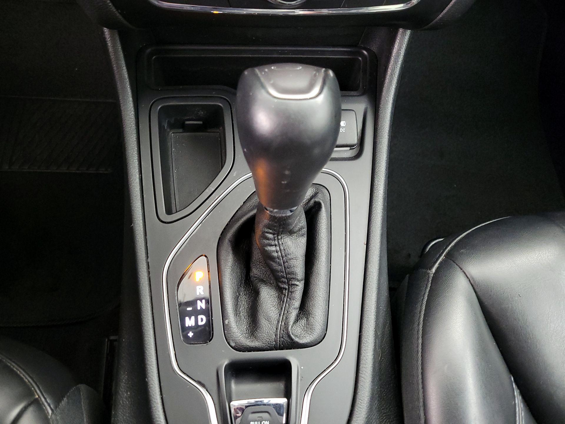 Thumbnail: 2019 Jeep Cherokee - 18