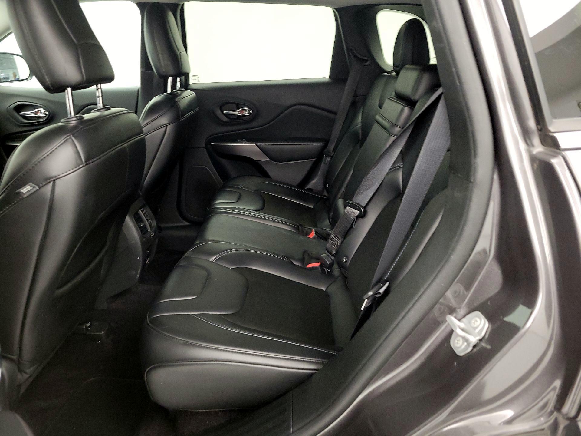 Thumbnail: 2019 Jeep Cherokee - 20
