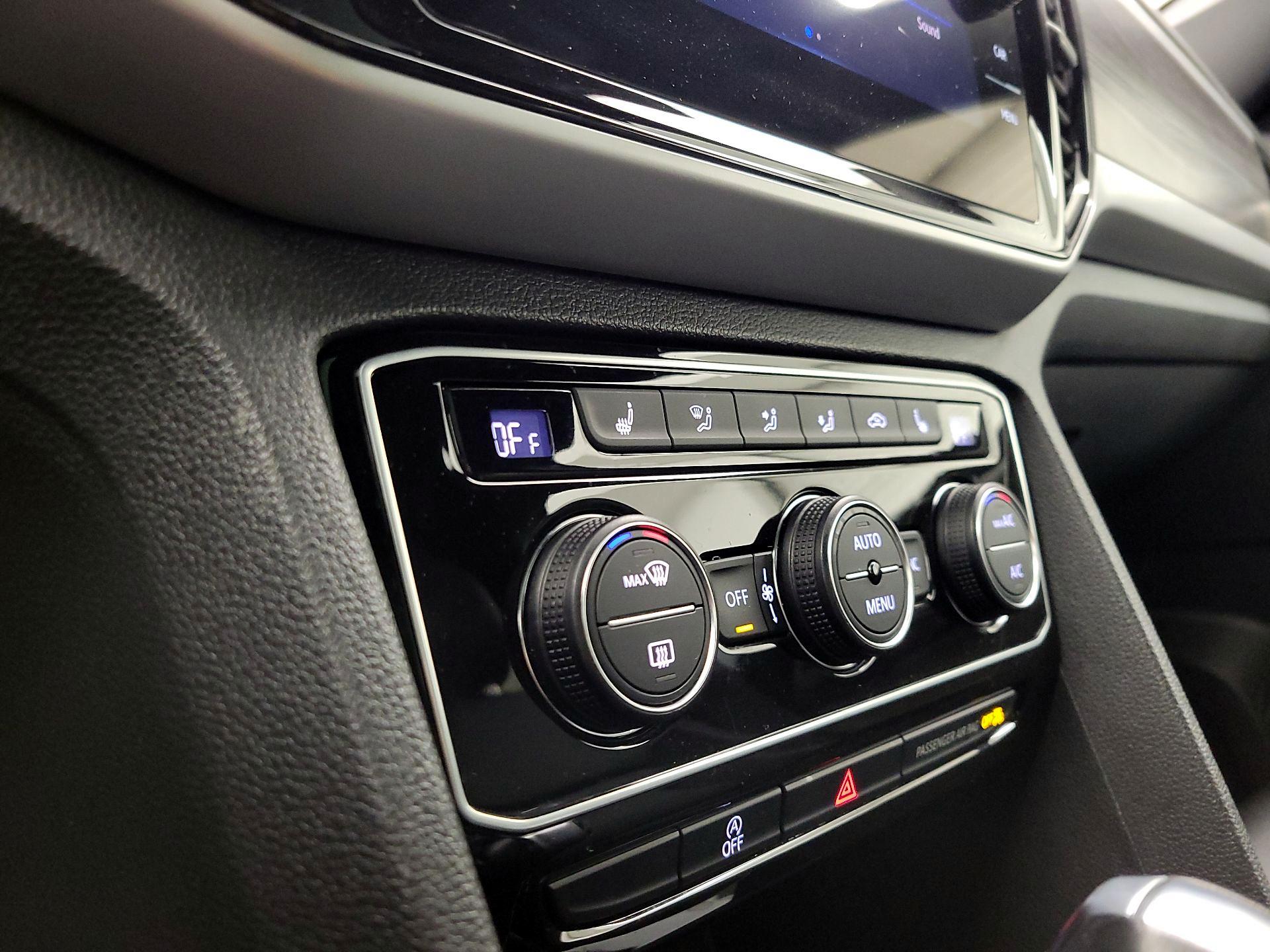 Thumbnail: 2023 Volkswagen Atlas - 16