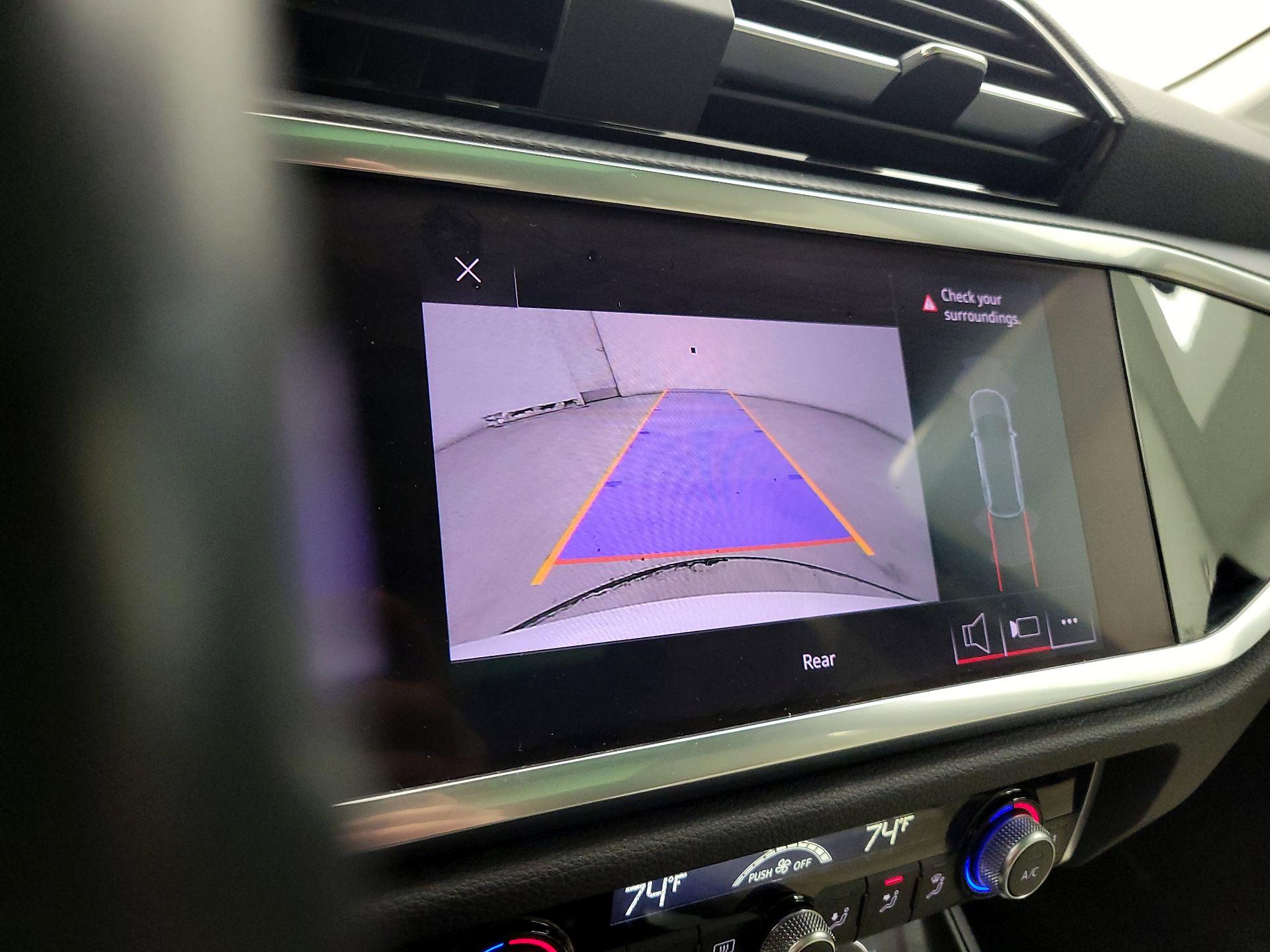 Thumbnail: 2021 Audi Q3 - 14