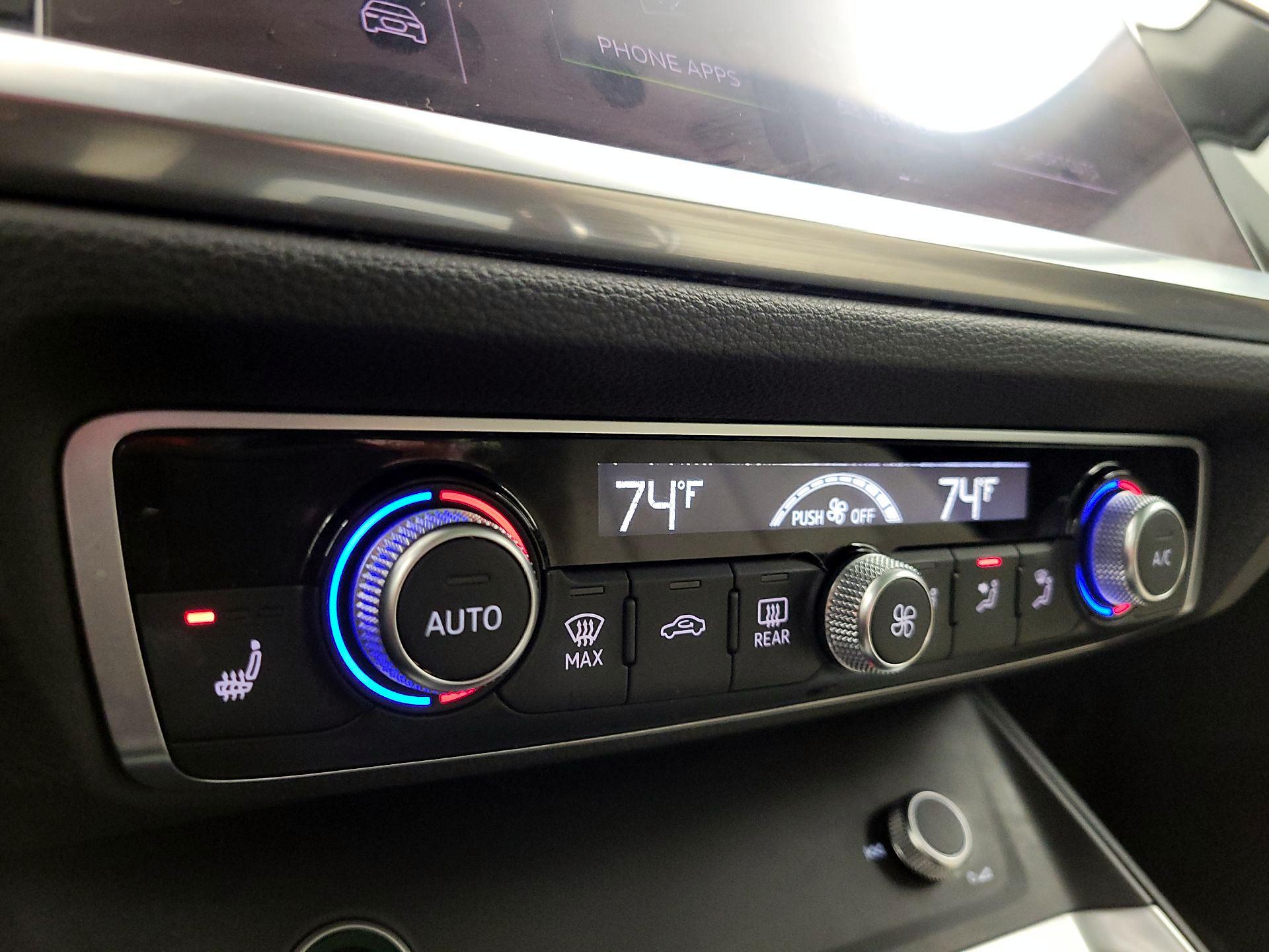 Thumbnail: 2021 Audi Q3 - 16