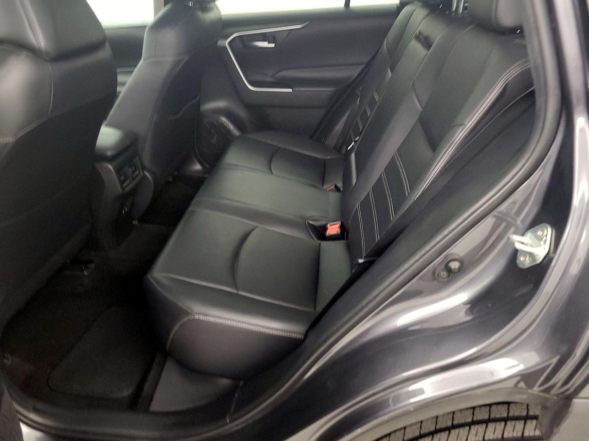 Thumbnail: 2020 Toyota RAV4 - 19