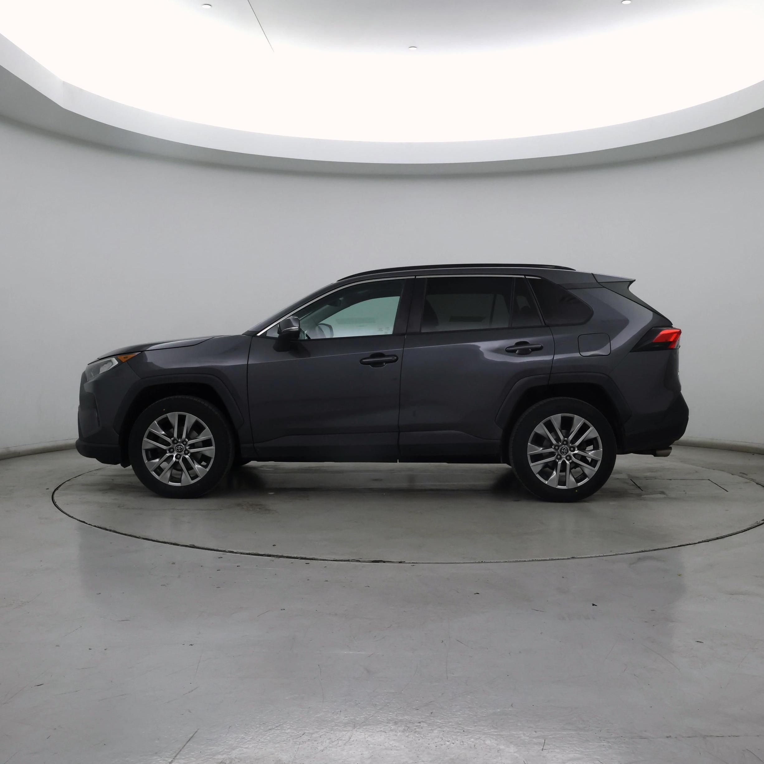 Thumbnail: 2020 Toyota RAV4 - 3