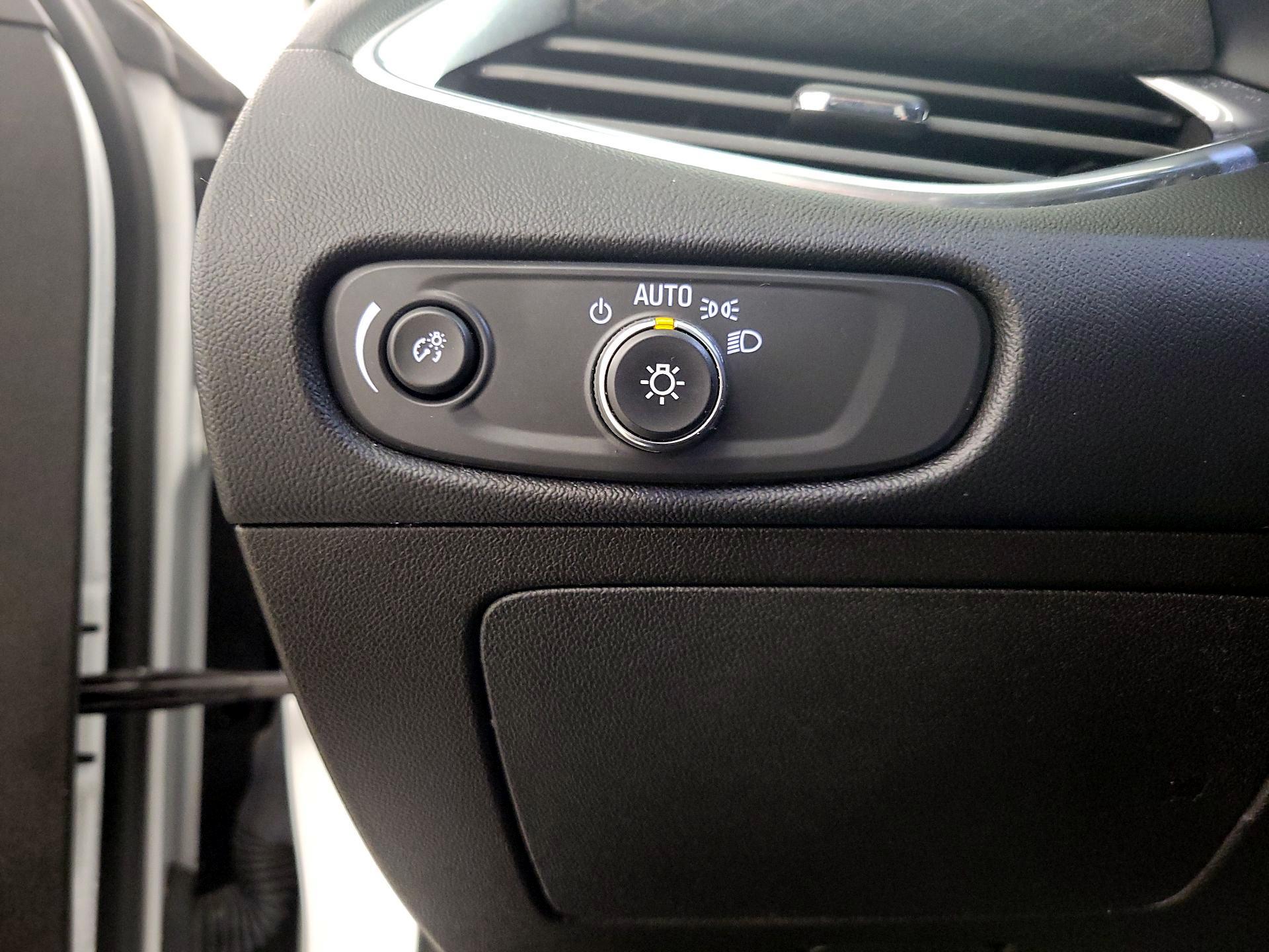 Thumbnail: 2021 Chevrolet Malibu - 13