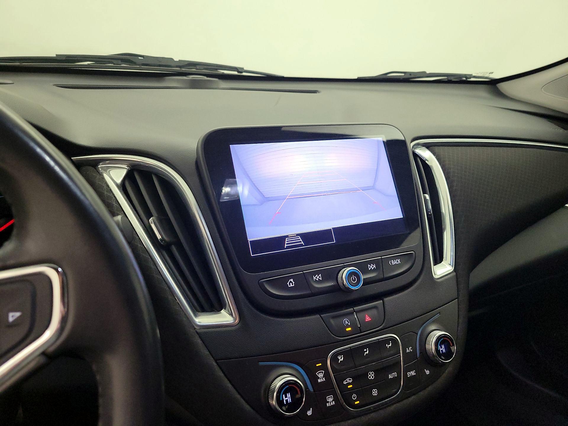 Thumbnail: 2021 Chevrolet Malibu - 15