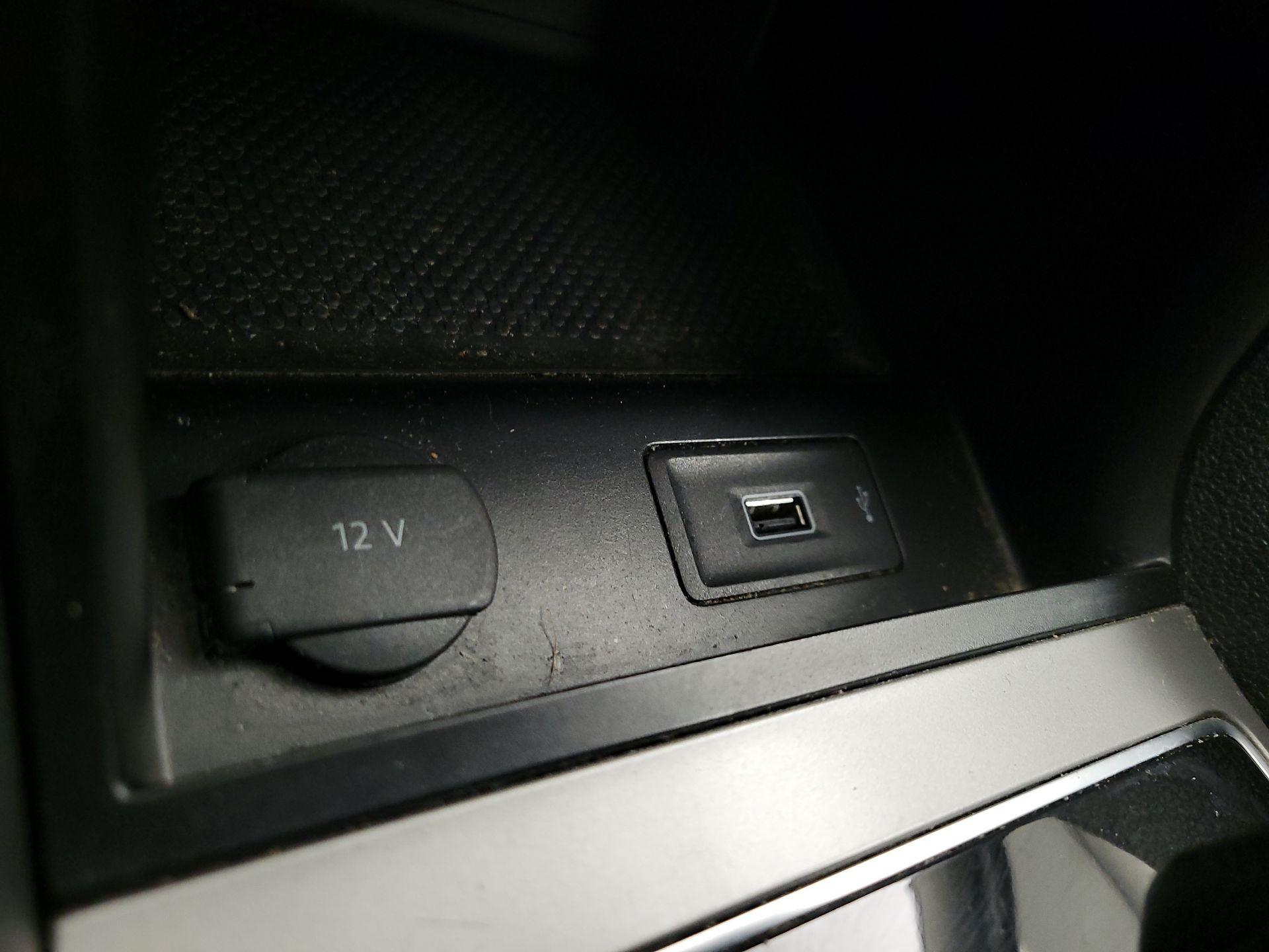 Thumbnail: 2020 Volkswagen Passat - 18