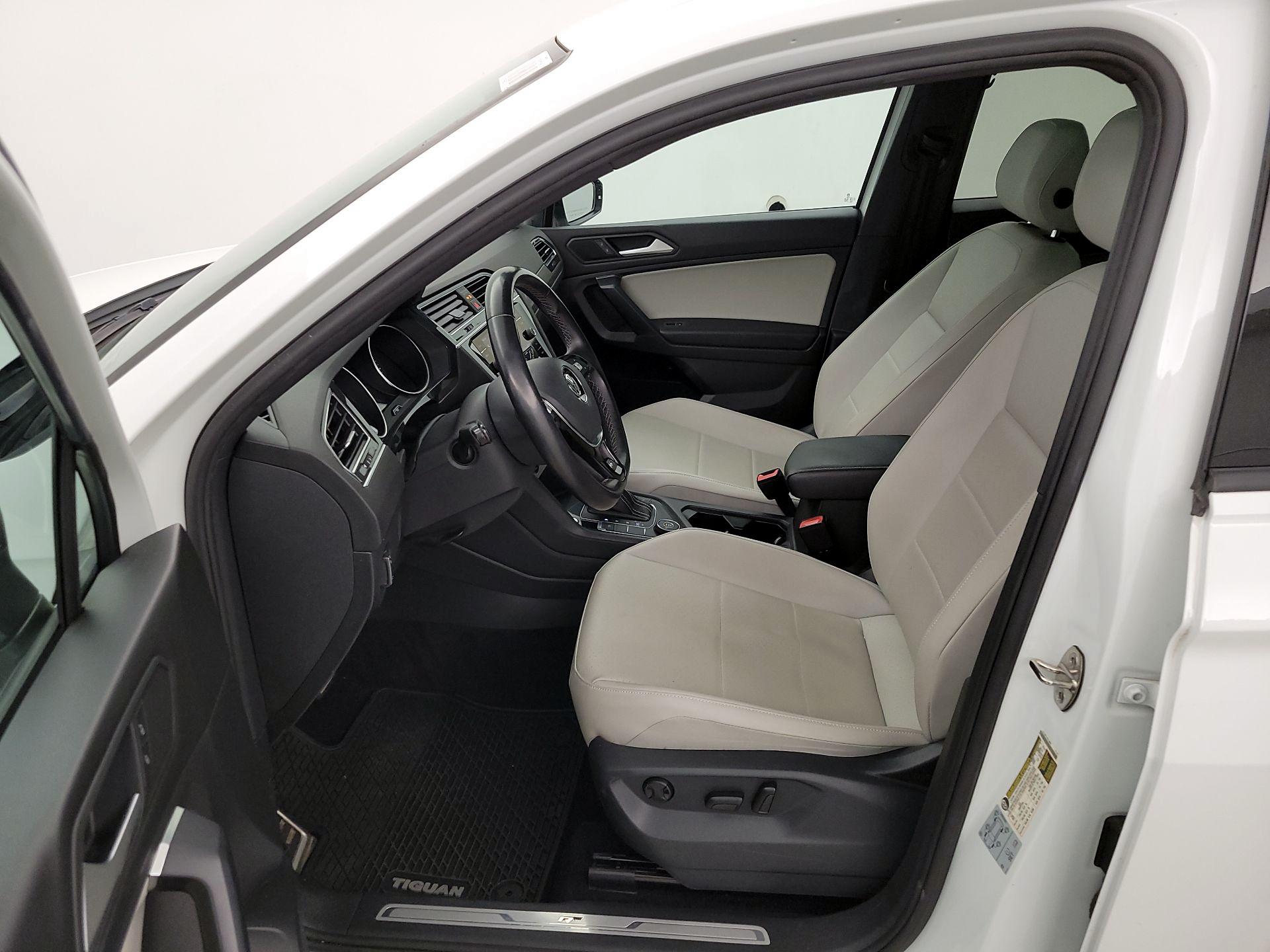 Thumbnail: 2021 Volkswagen Tiguan - 11