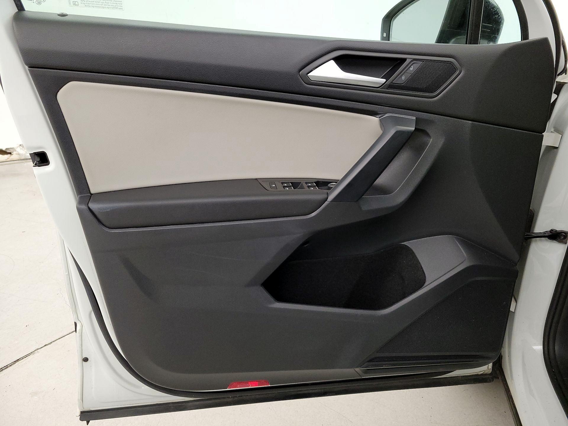 Thumbnail: 2021 Volkswagen Tiguan - 12