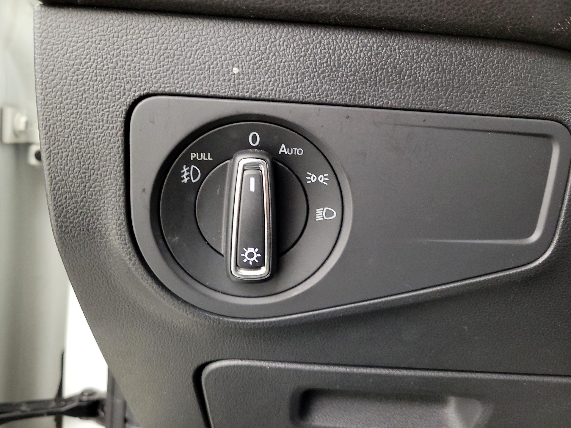 Thumbnail: 2021 Volkswagen Tiguan - 13