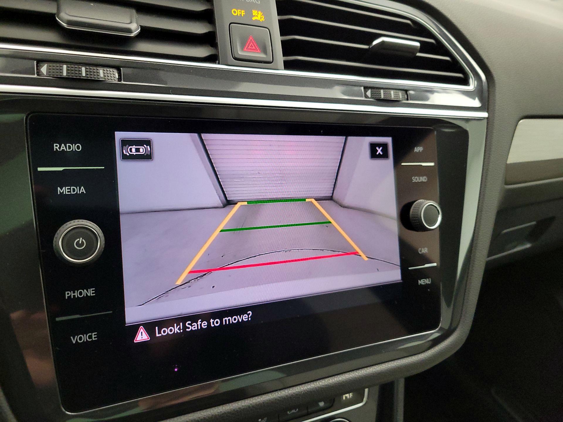 Thumbnail: 2021 Volkswagen Tiguan - 14